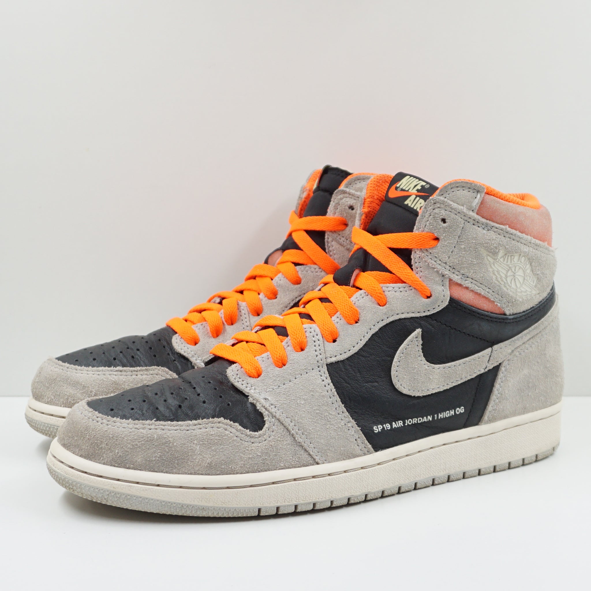 Jordan 1 Retro High Neutral Grey Hyper Crimson