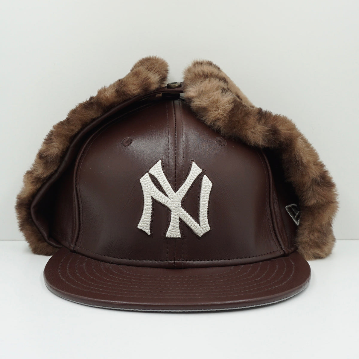 New Era Cooperstown New York Yankees Embroidered Logo Brown Leather Dogear Winter Fitted Cap