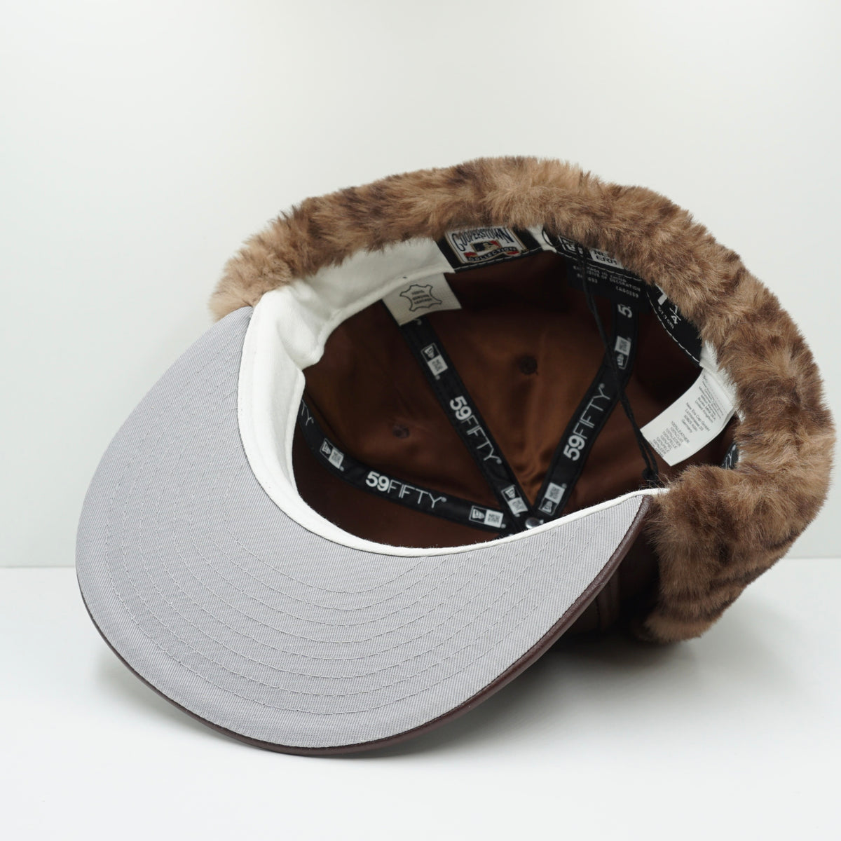 New Era Cooperstown New York Yankees Embroidered Logo Brown Leather Dogear Winter Fitted Cap