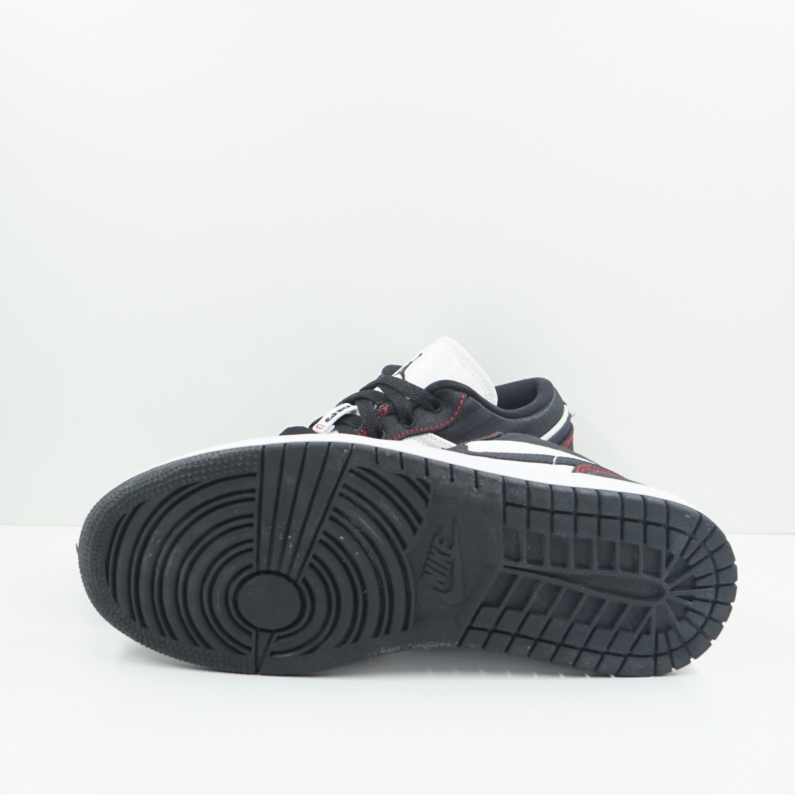 Jordan 1 Low SE Utility White Black Gym Red (W)