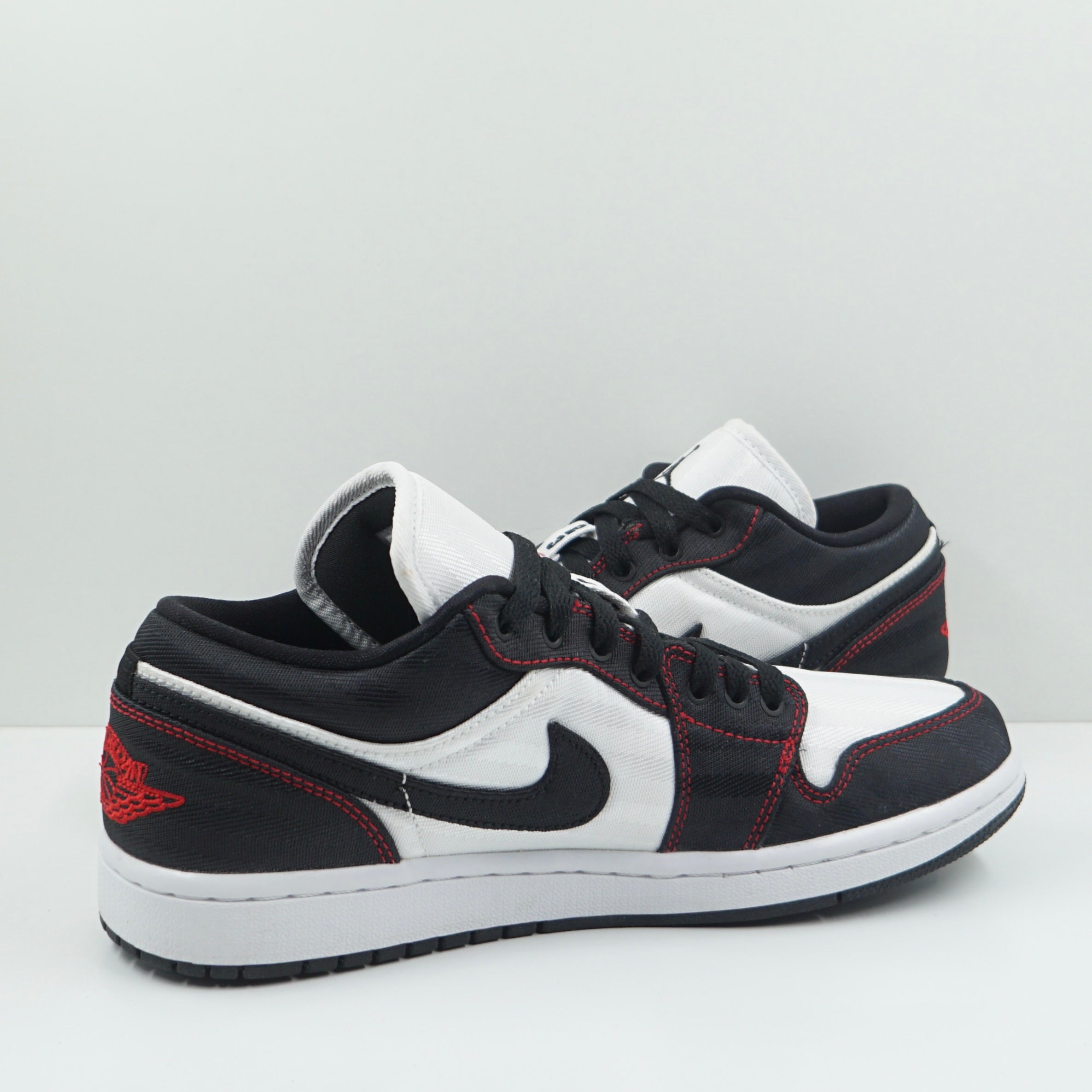 Jordan 1 Low SE Utility White Black Gym Red (W)