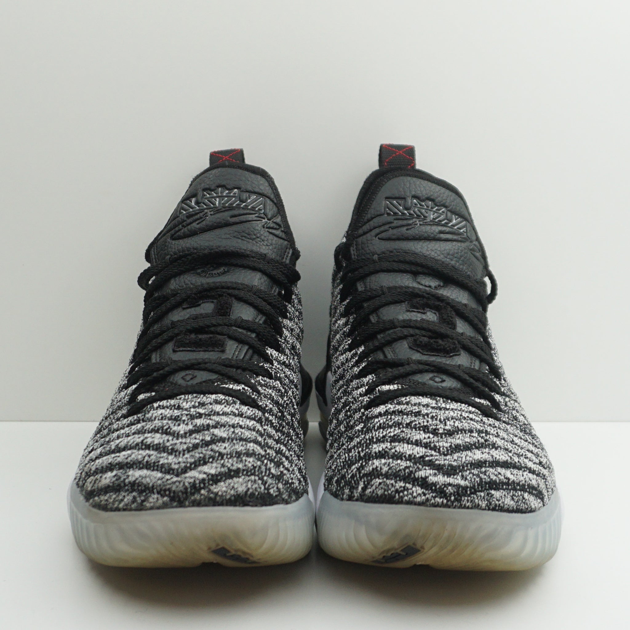 Lebron 16 black on sale metallic silver white