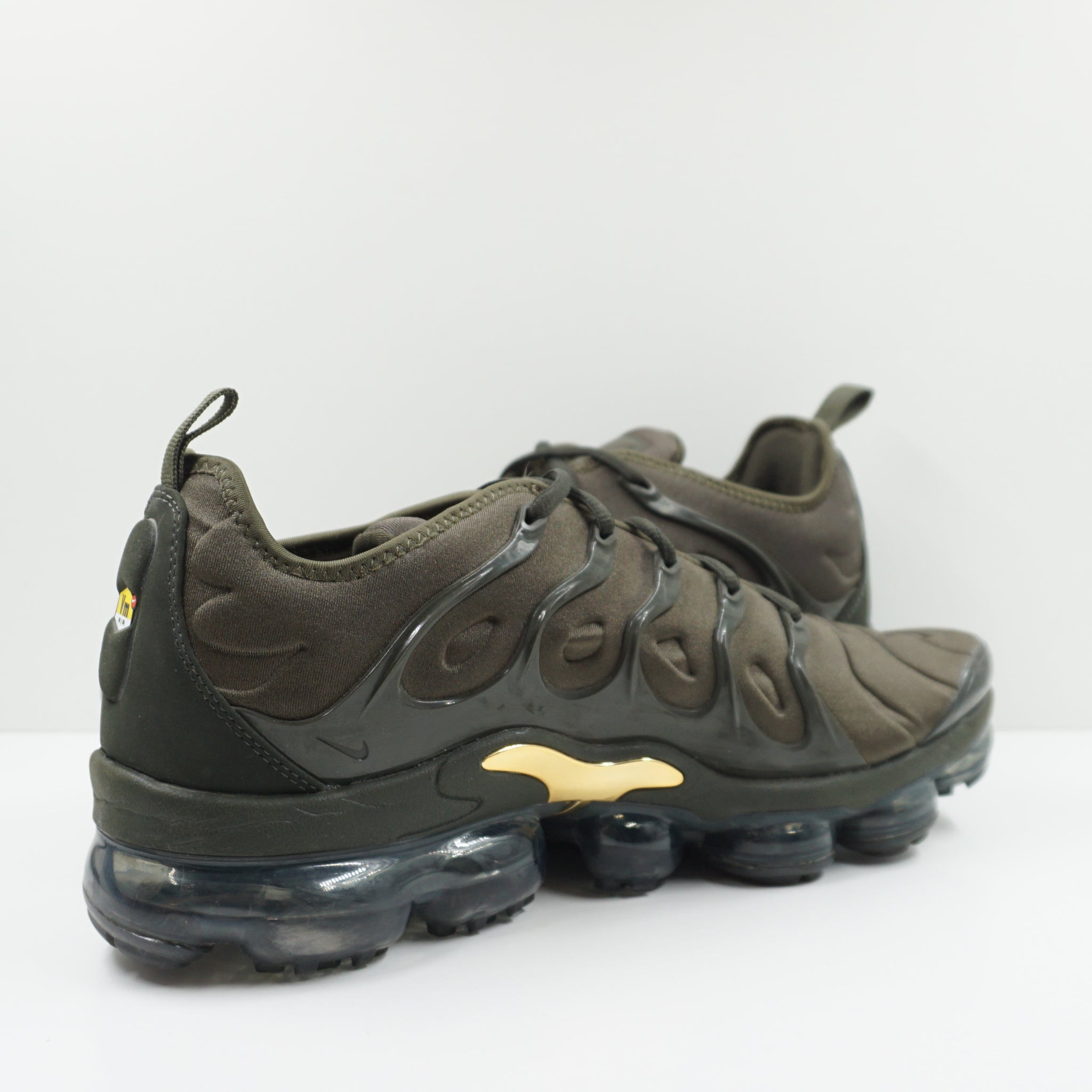 Khaki vapormax plus best sale