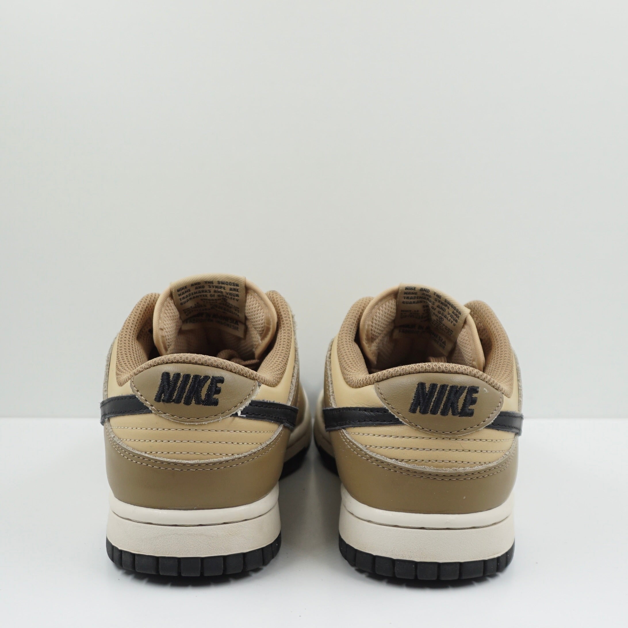 Nike Dunk Low Dark Driftwood (W)
