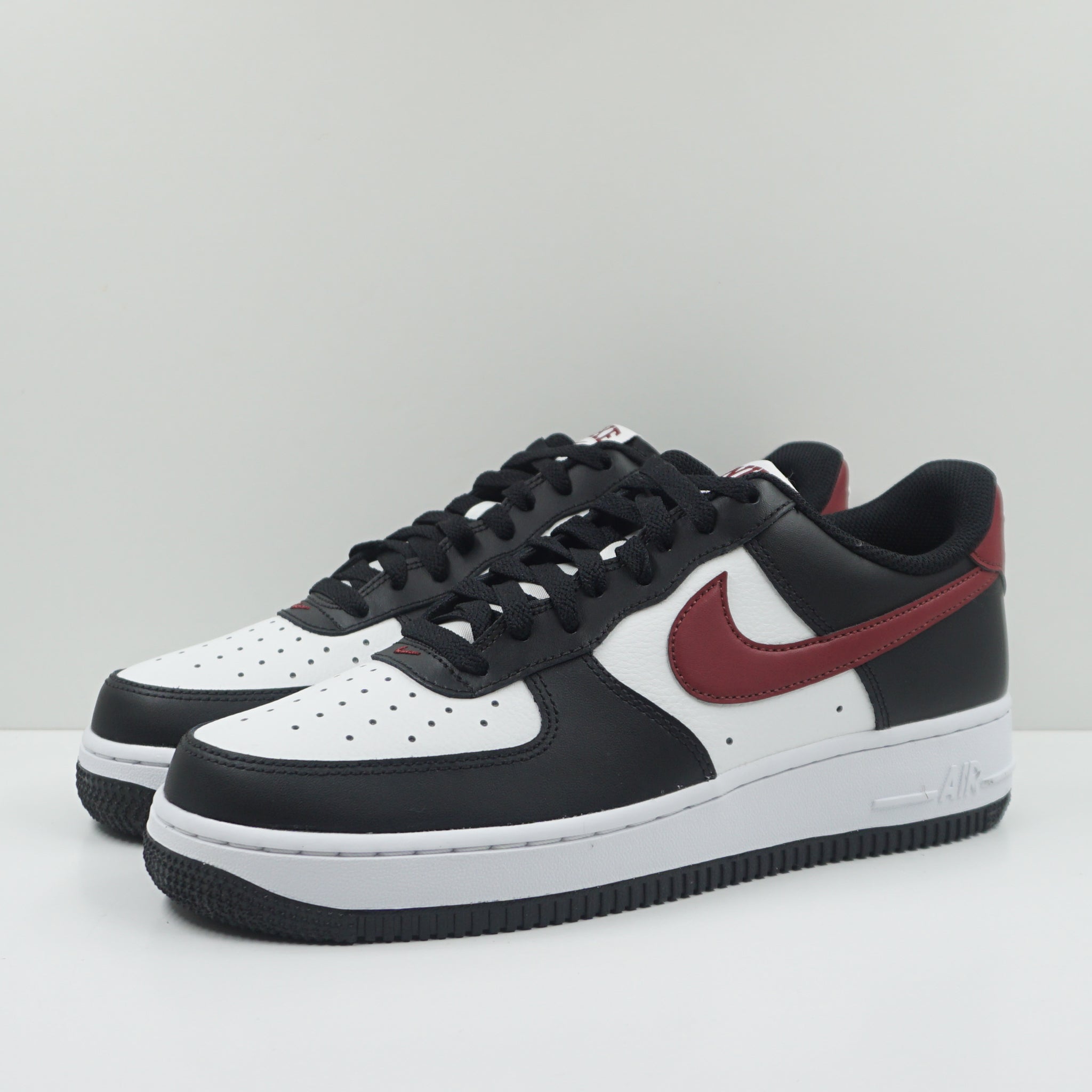 Air force 1 red black and white best sale