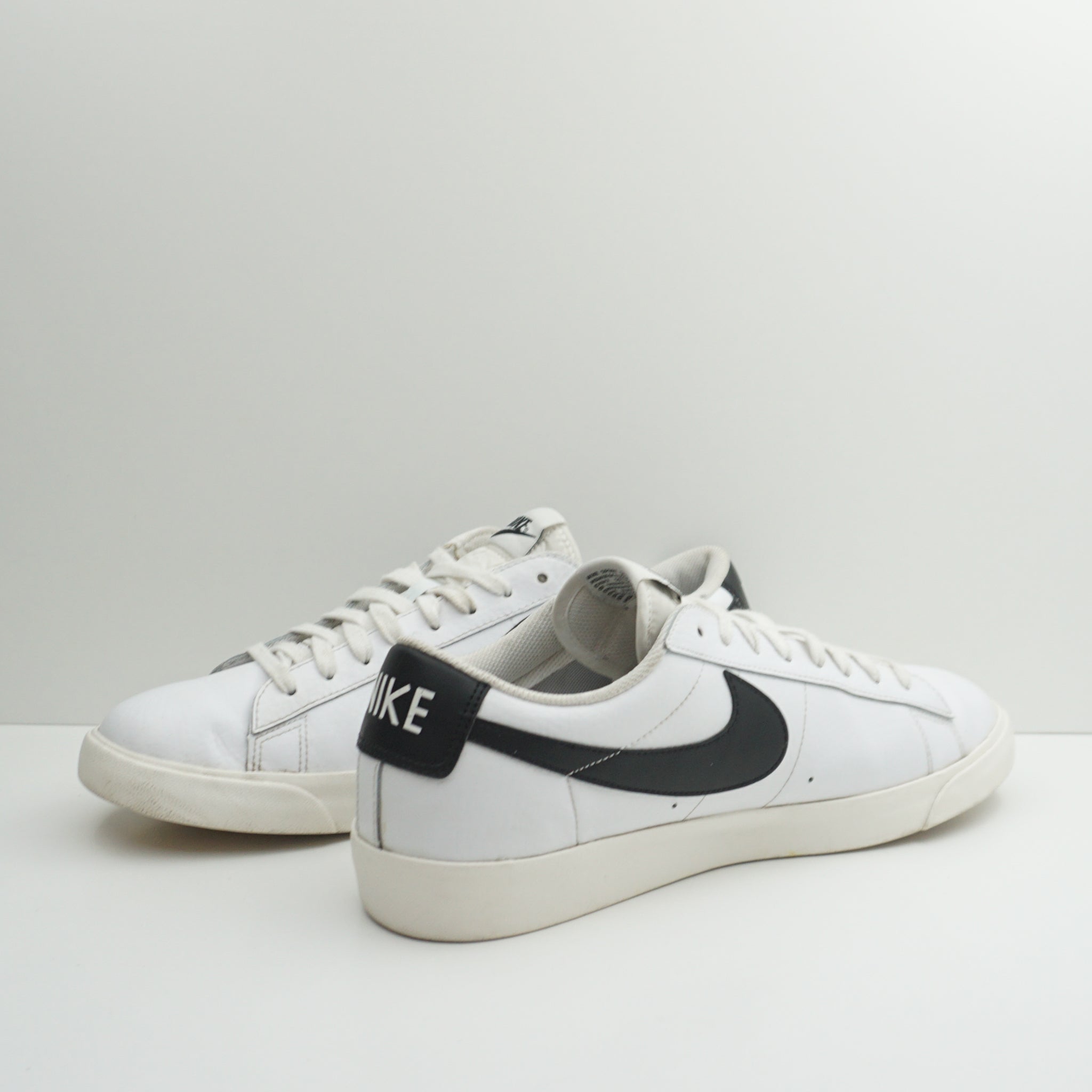 Blazer low outlet leather white black