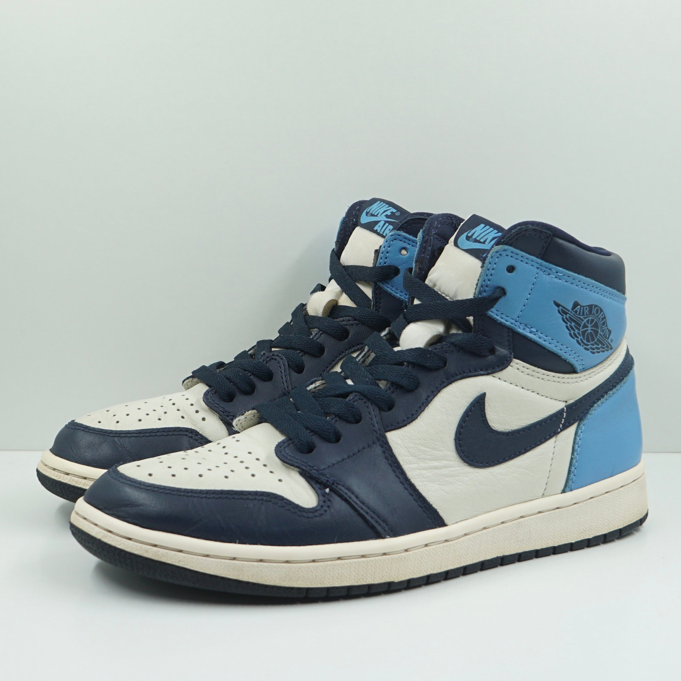 Jordan 1 Retro High Obsidian UNC