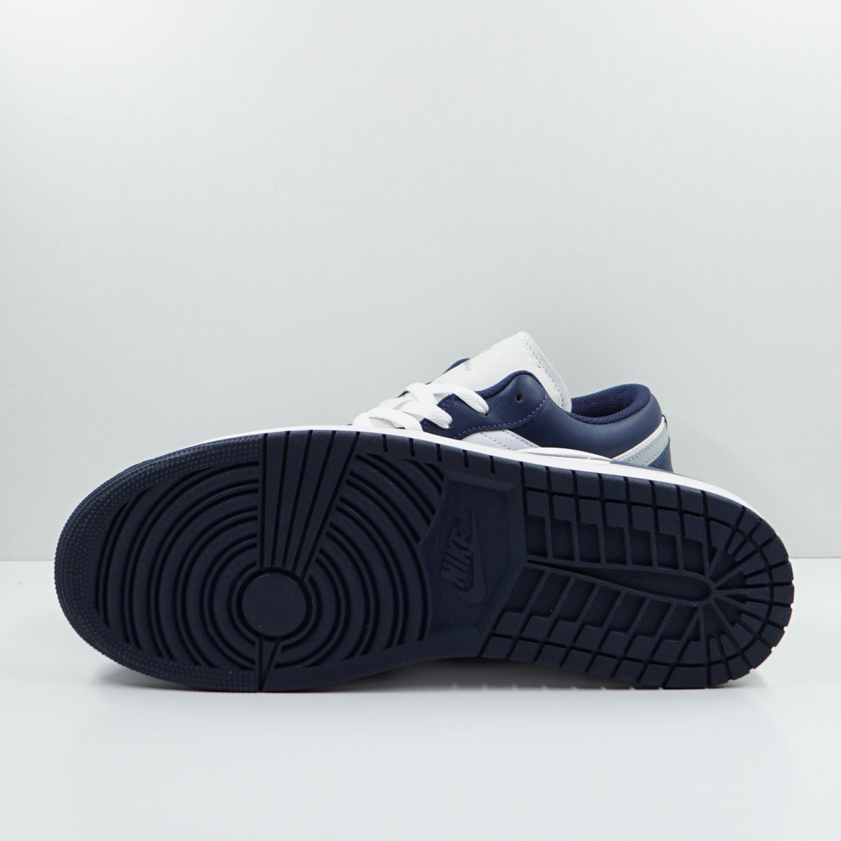 Jordan 1 Low Wolf Grey Midnight Navy