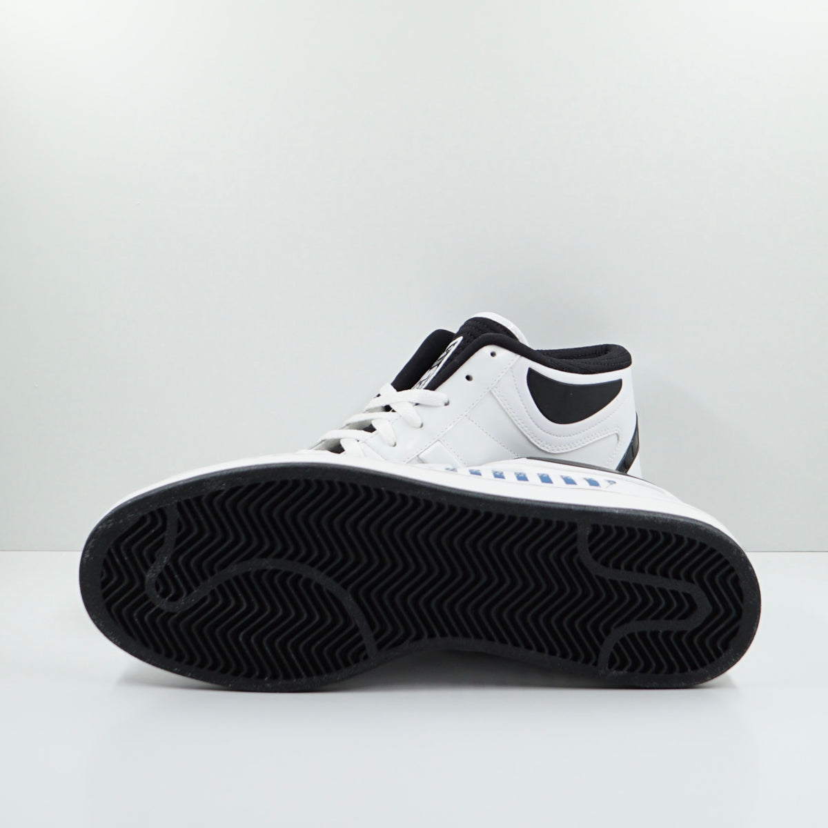 Adidas Star Wars Skate Mid Stormtrooper