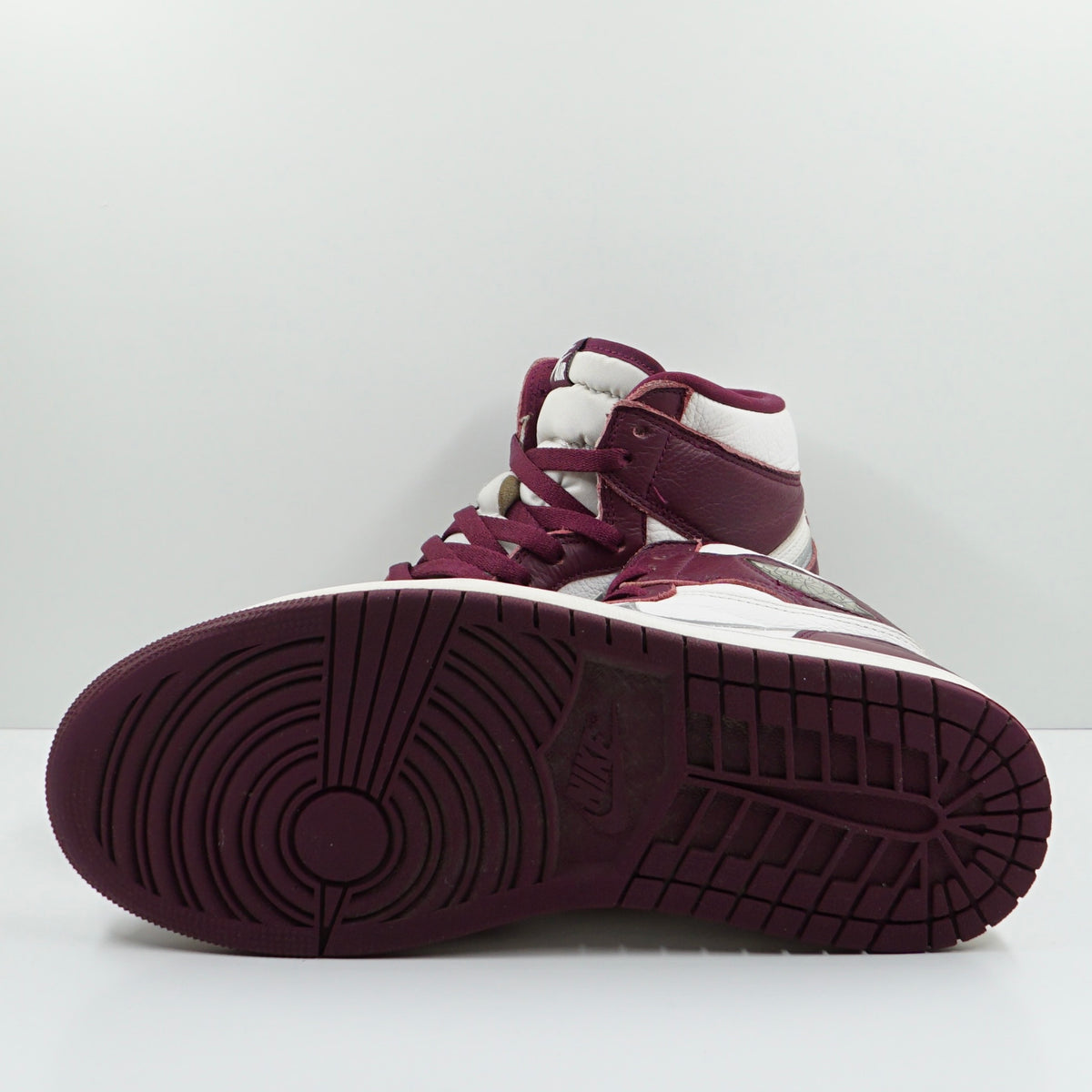 Jordan 1 Retro High OG Bordeaux