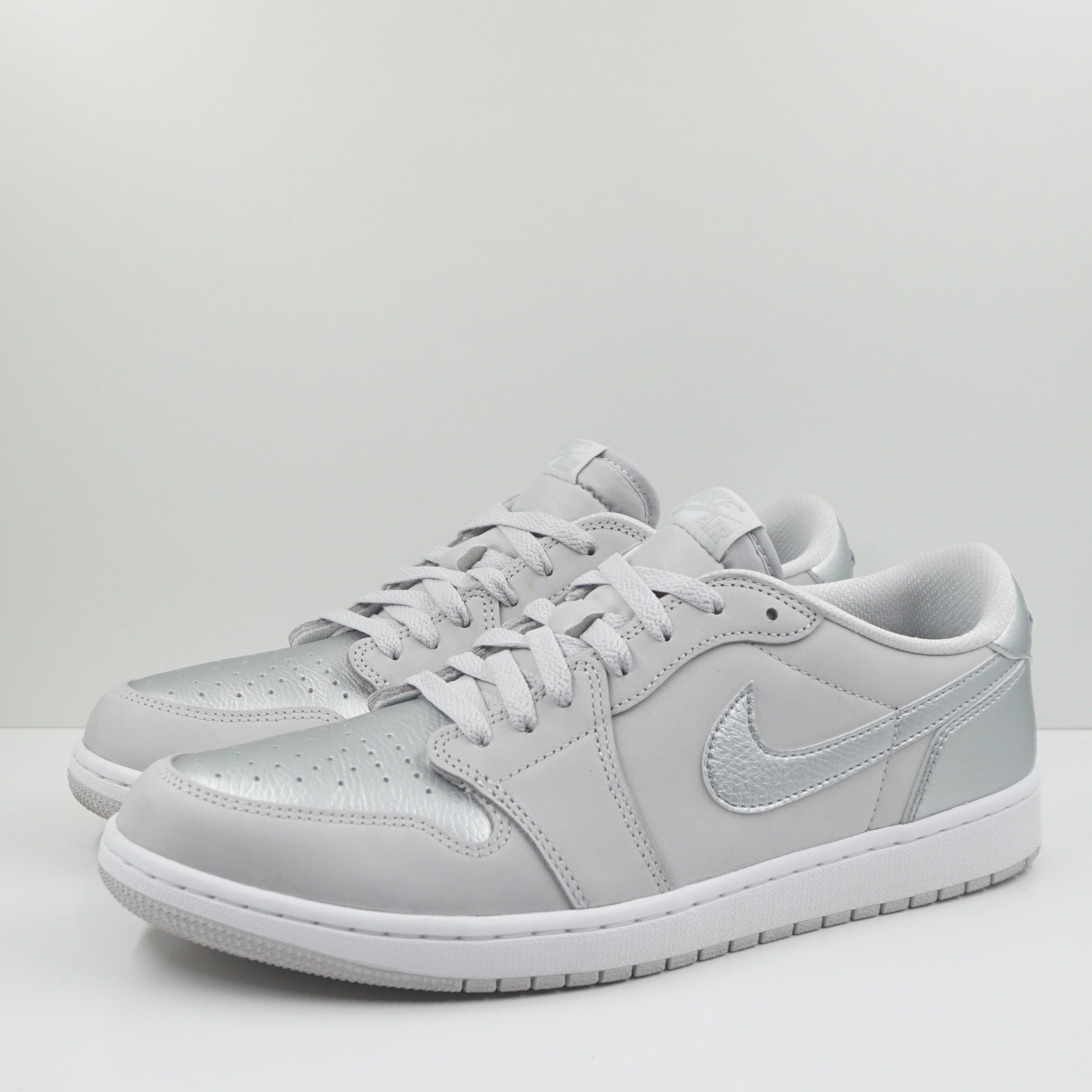 Jordan 1 Low OG Metallic Silver