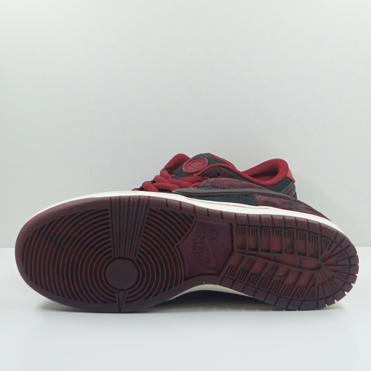 Nike SB Dunk Low Riot Skateshop