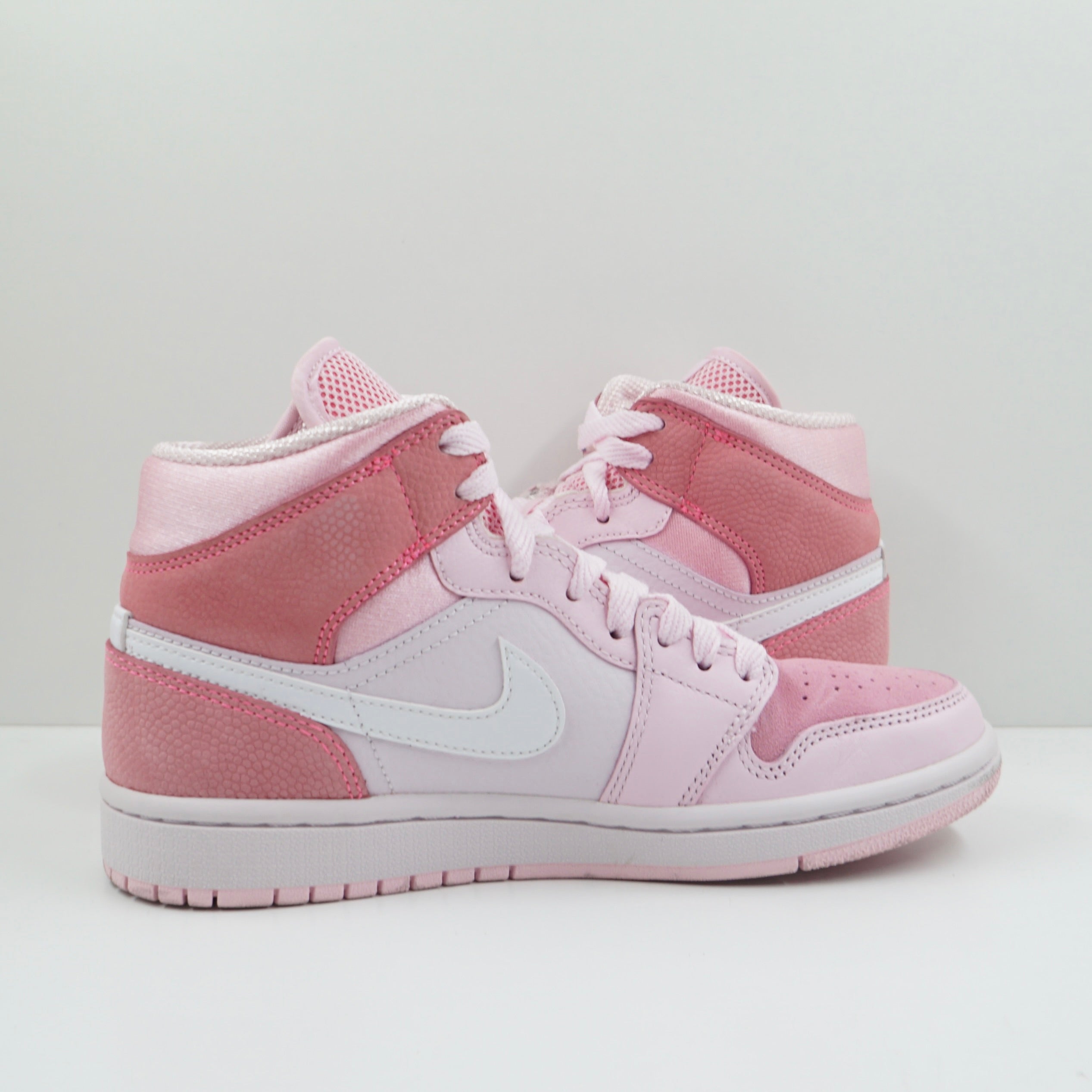 Jordan 1 Mid Digital Pink (W)