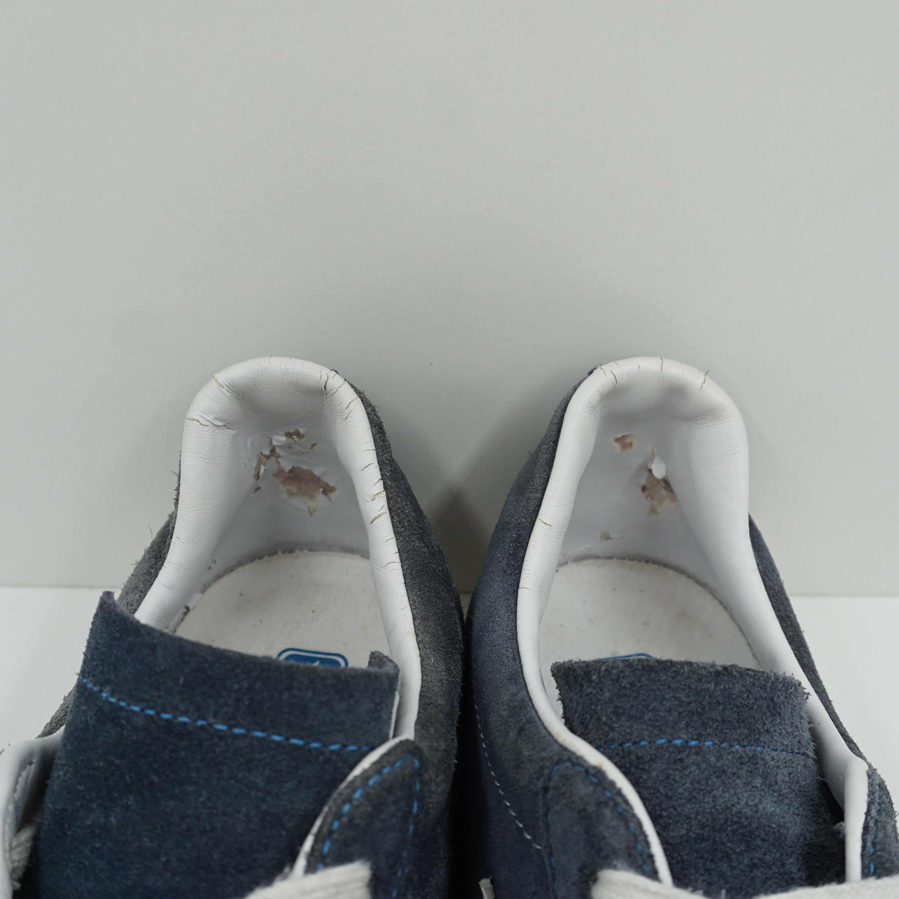 Converse Classic Low Navy Blue