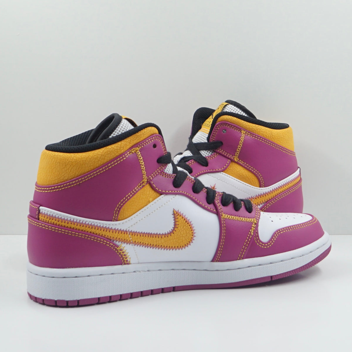 Jordan 1 Mid Dia de los Muertos