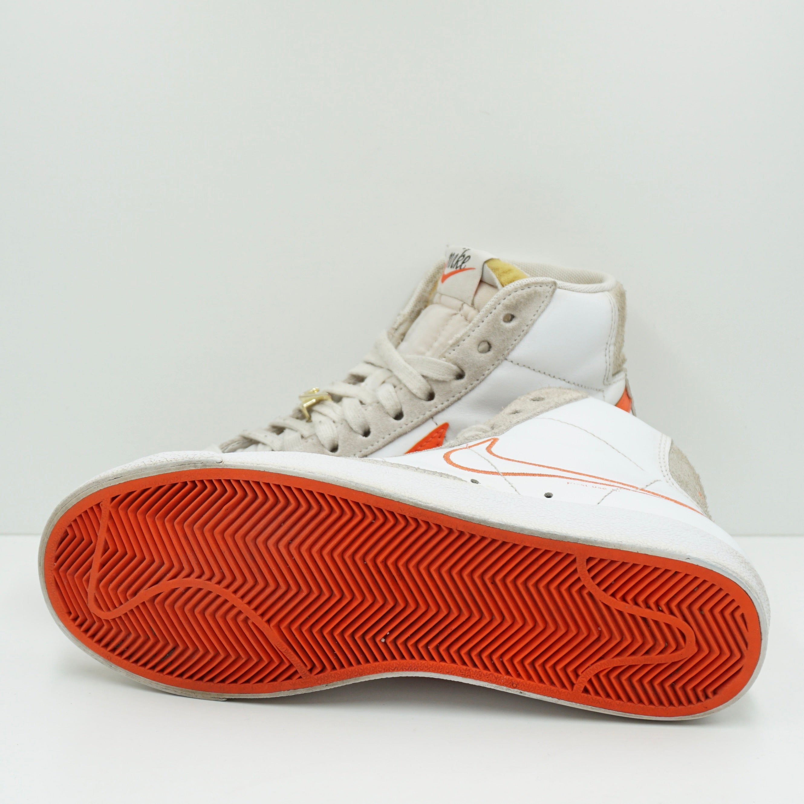 nike blazer beige orange