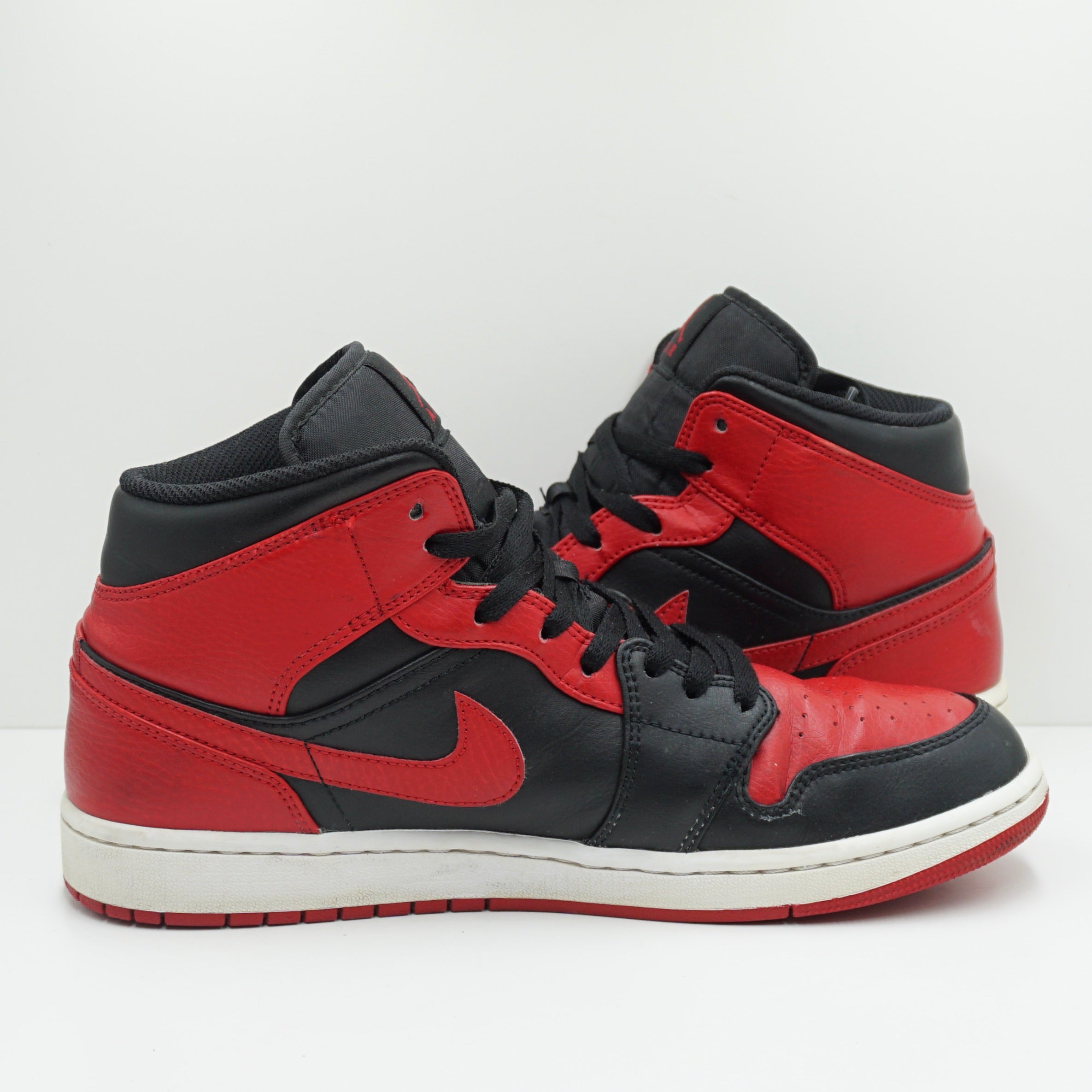 Jordan 1 Mid Bred Banned (2020)