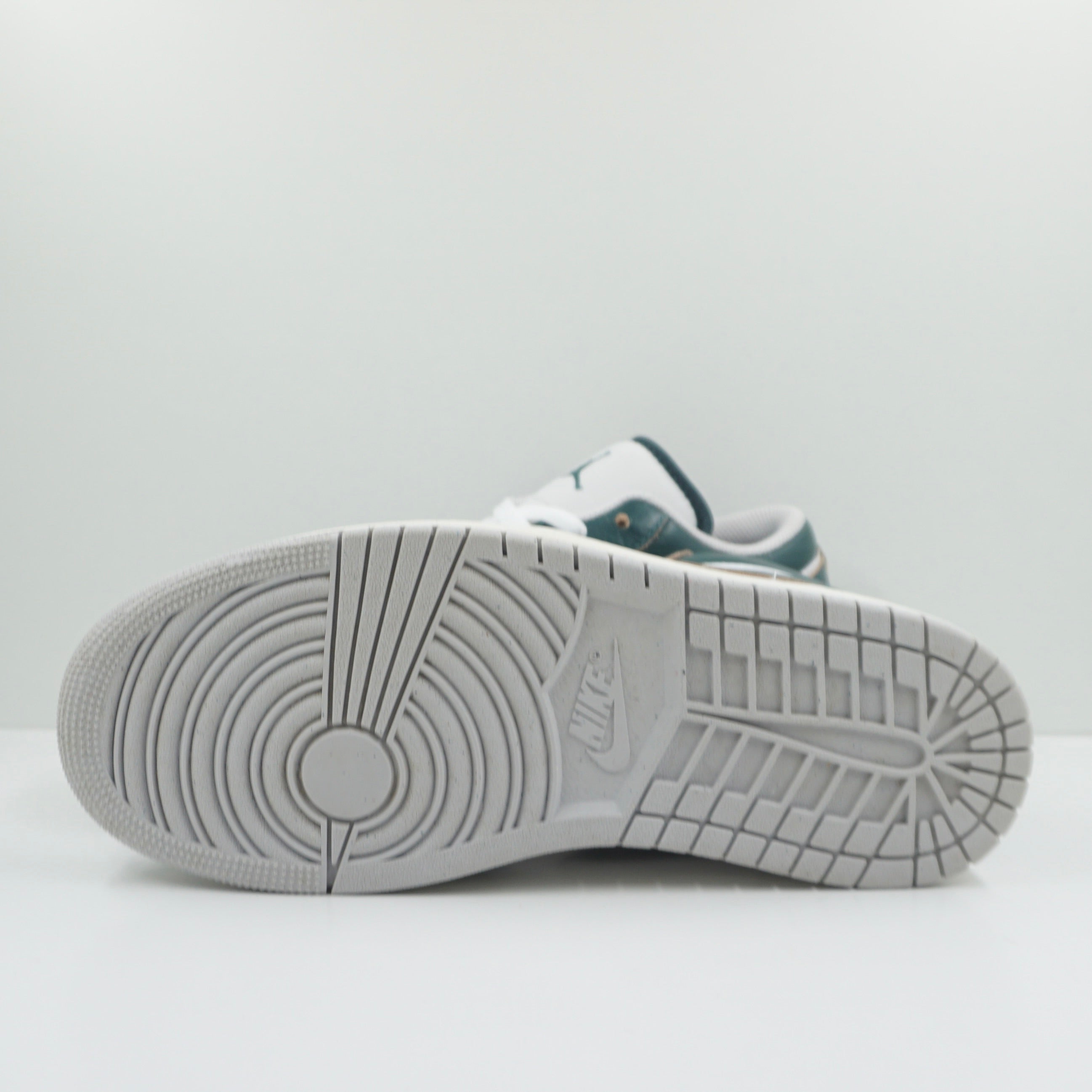 Jordan 1 Low SE Oxidized Green