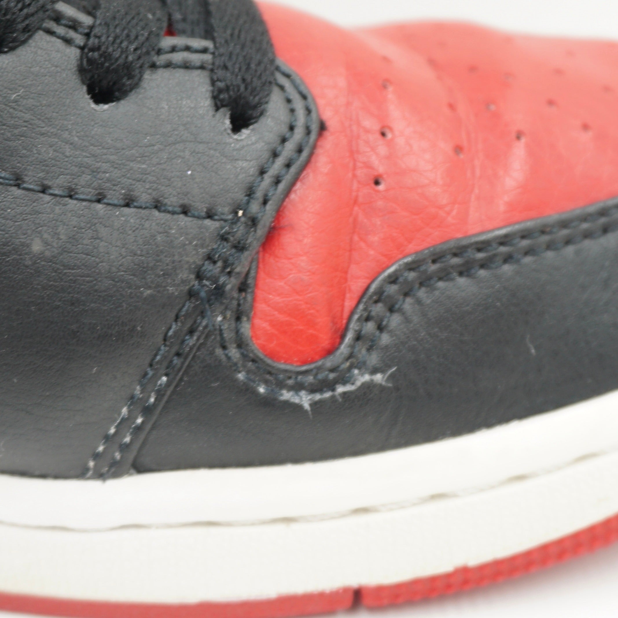 Jordan 1 Mid Bred Banned (2020)