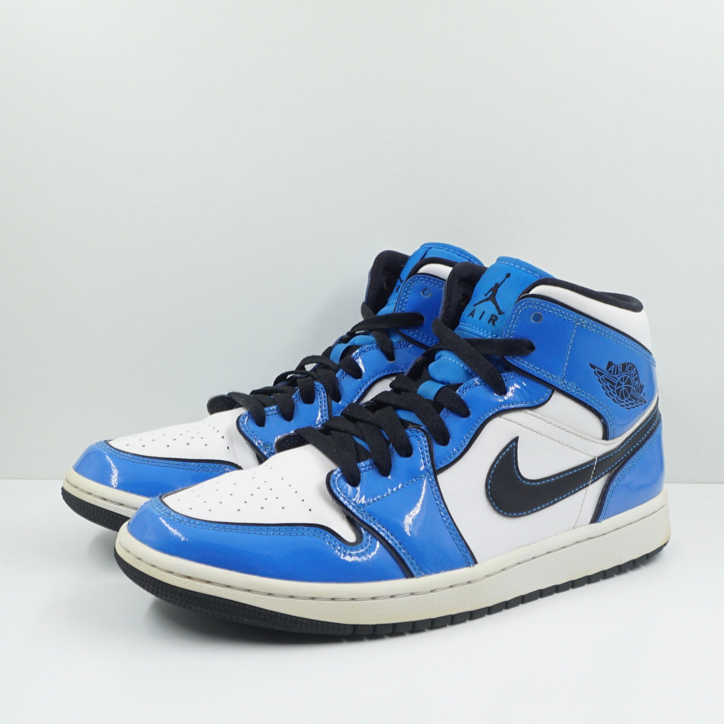 Jordan 1 Mid Signal Blue