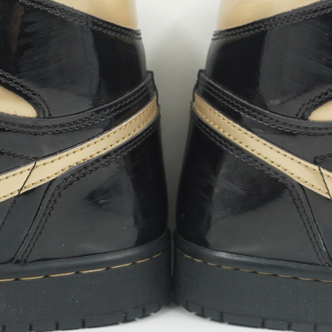 Jordan 1 Retro High Black Metallic Gold (2020)