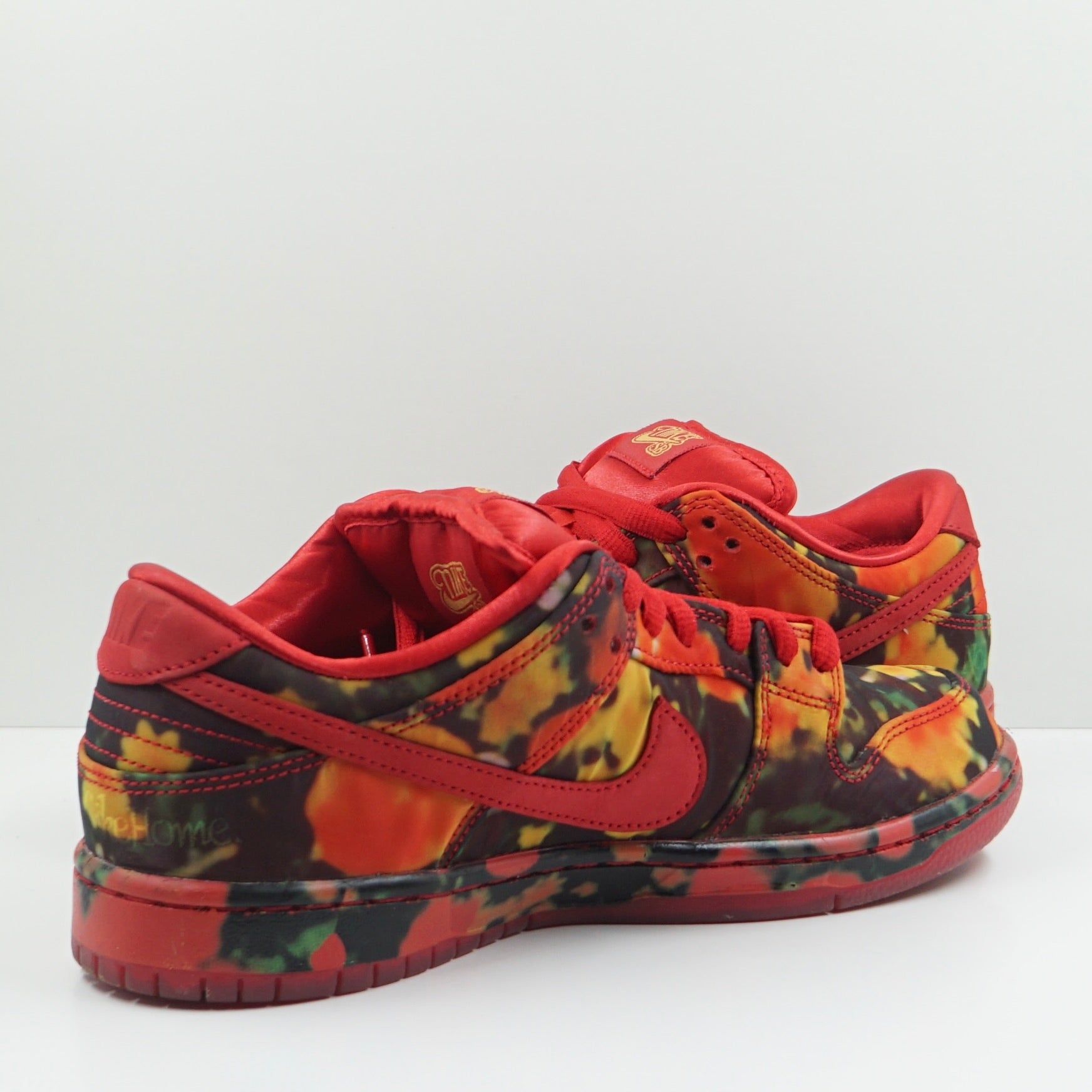 Nike SB Dunk Low The Wizard of Oz Poppy Field