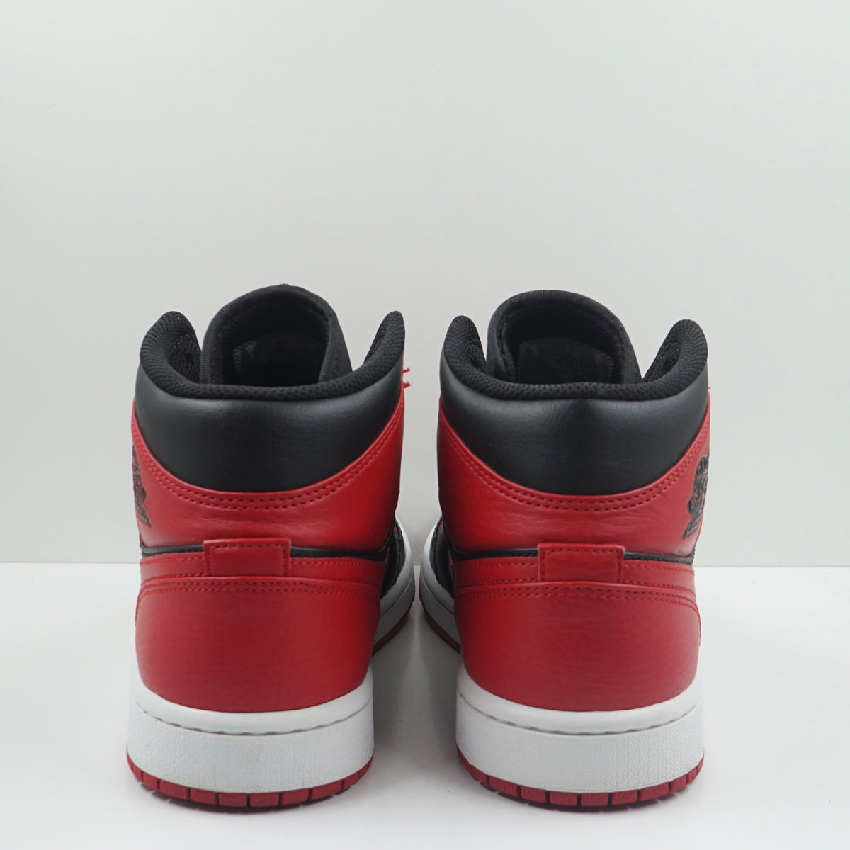 Jordan 1 Mid Bred Banned (2020)