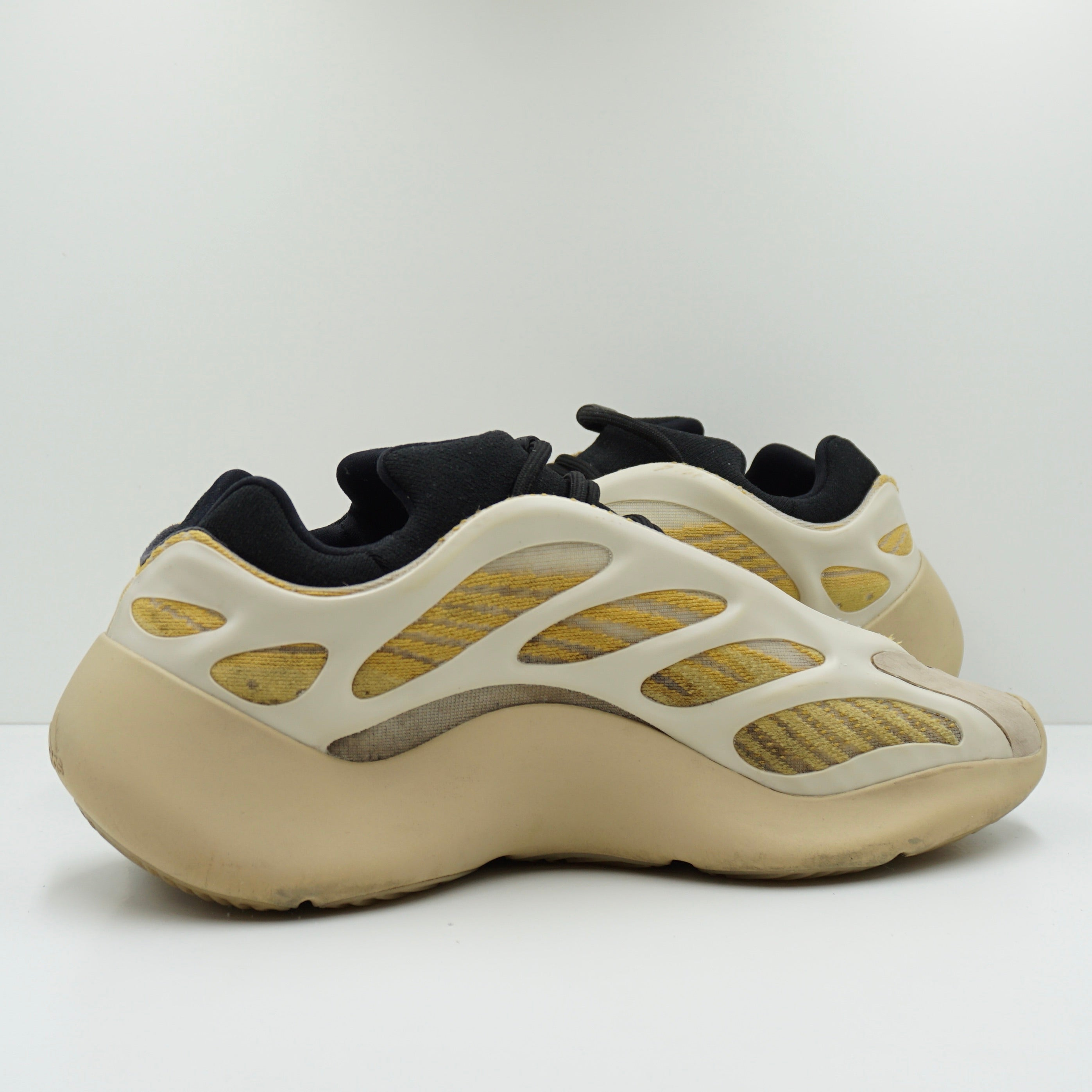 Adidas Yeezy 700 V3 Safflower