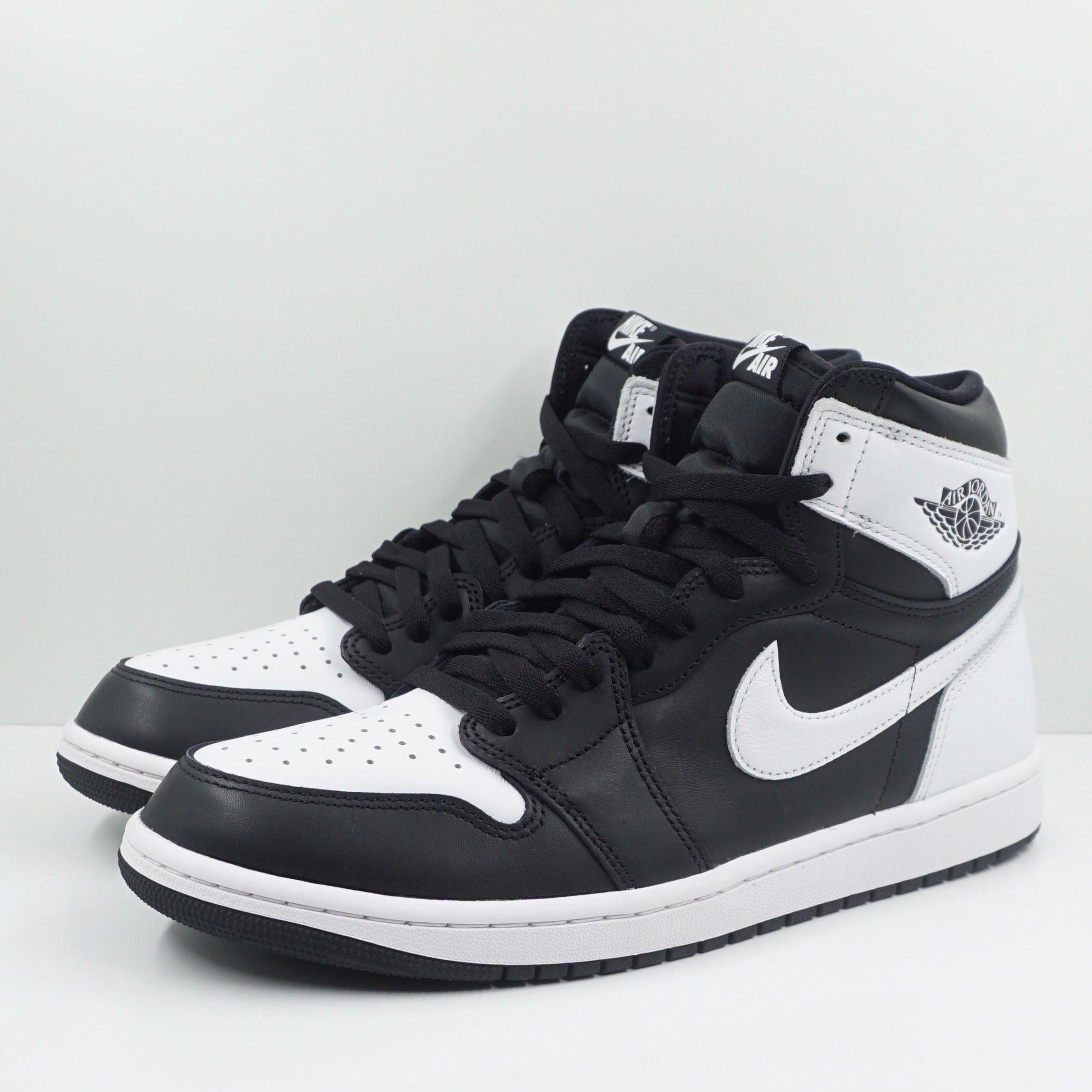 Jordan 1 Retro High OG Black White