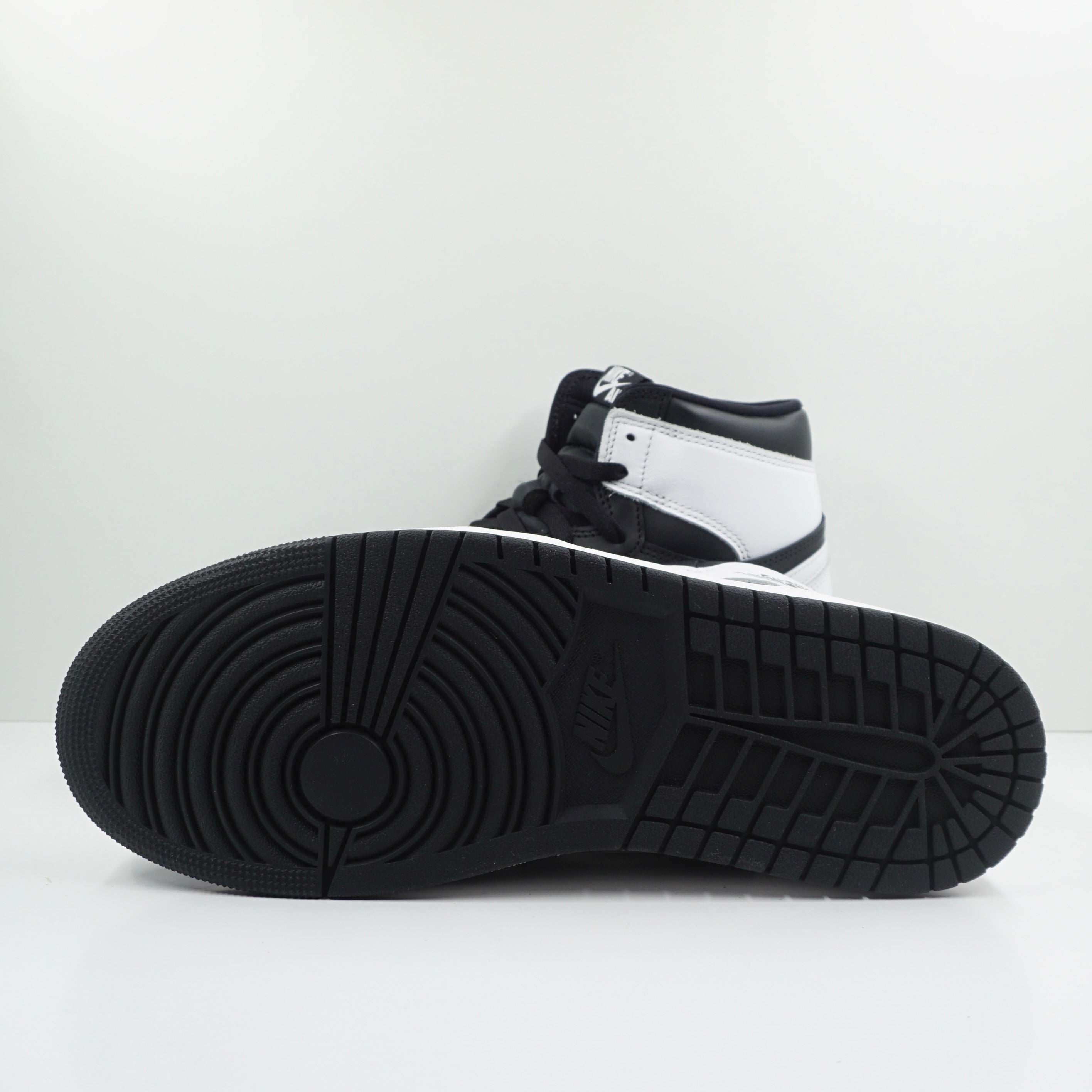 Jordan 1 Retro High OG Black White