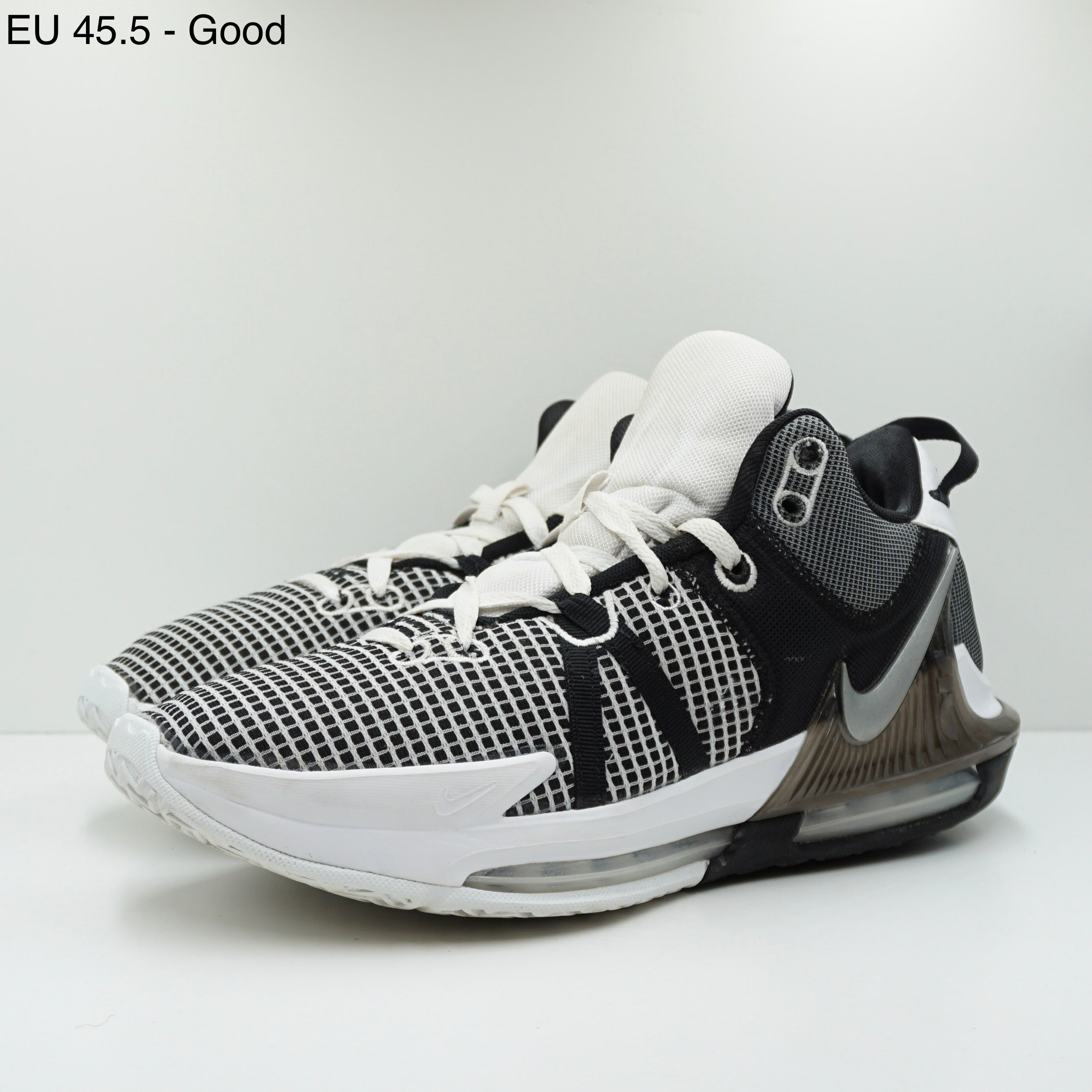 Nike LeBron Witness 7 White Black Metallic Silver Basketball Shoes Men’s Size 8. Nike Air LeBron Witness 7 Mid White Black | Mercari main image 4