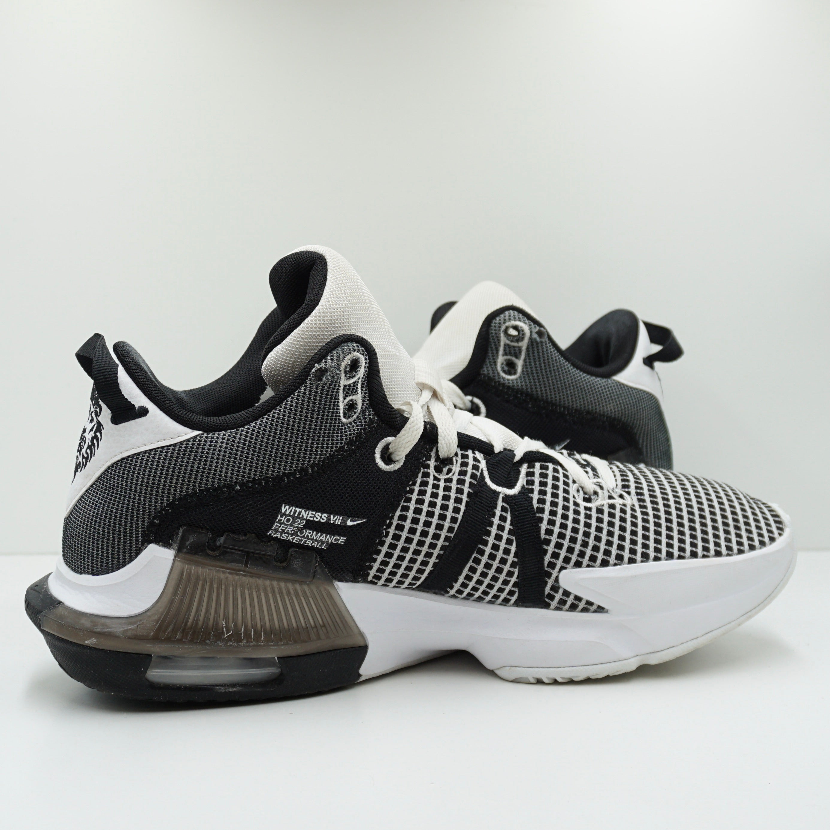 Nike LeBron Witness 7 White Black Metallic Silver