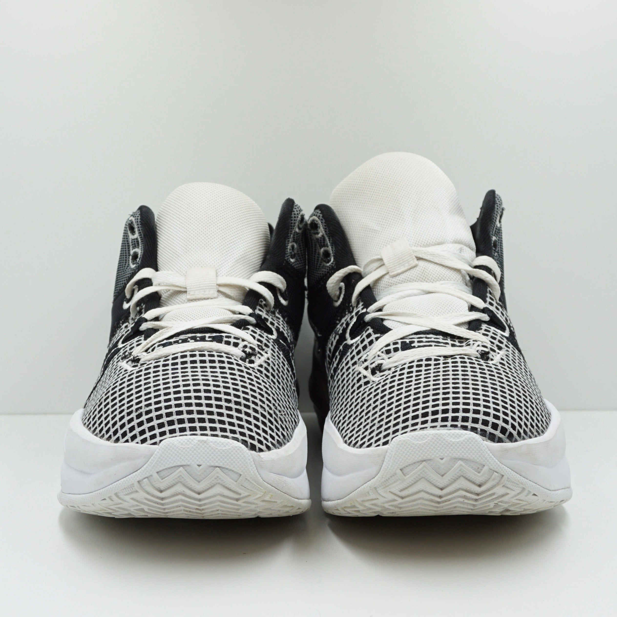 Nike LeBron Witness 7 White Black Metallic Silver