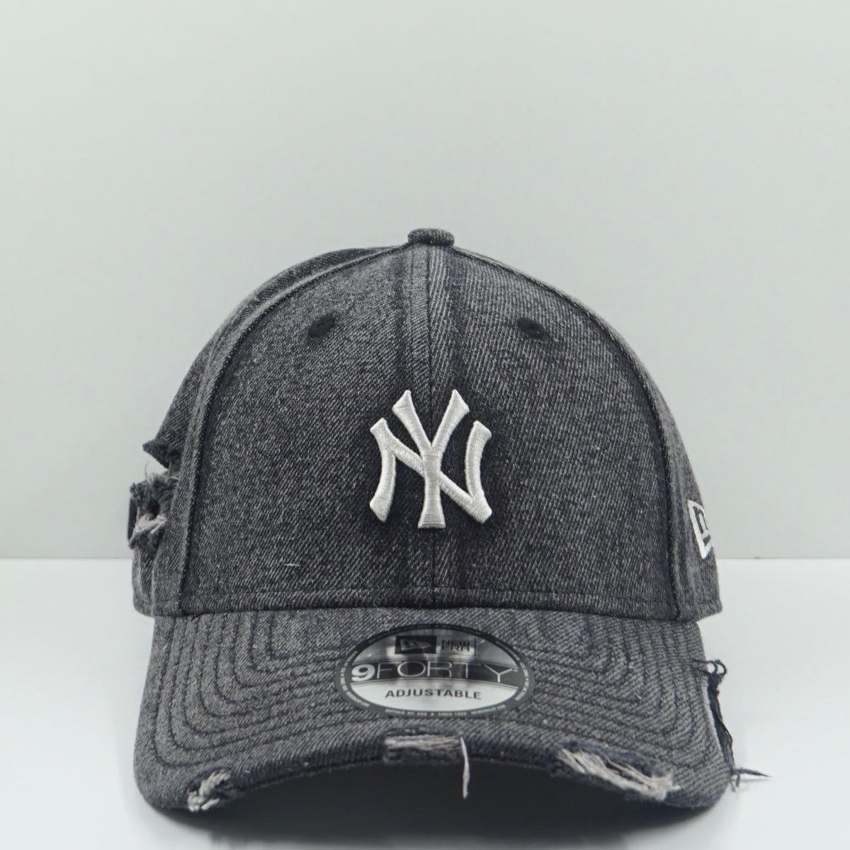 New Era New York Yankees Distressed Denim Adjustable Cap