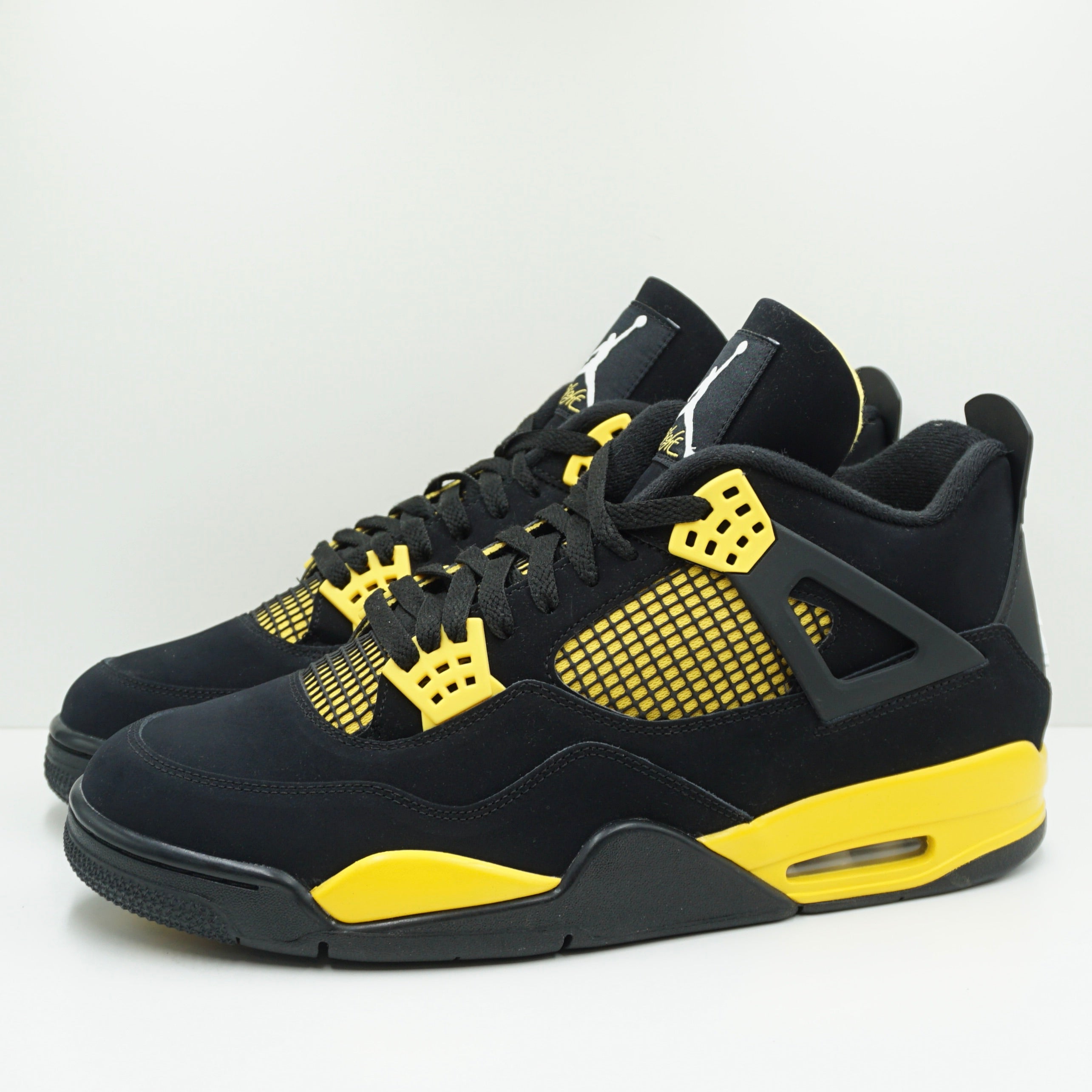 Jordan 4 Retro Thunder (2023)