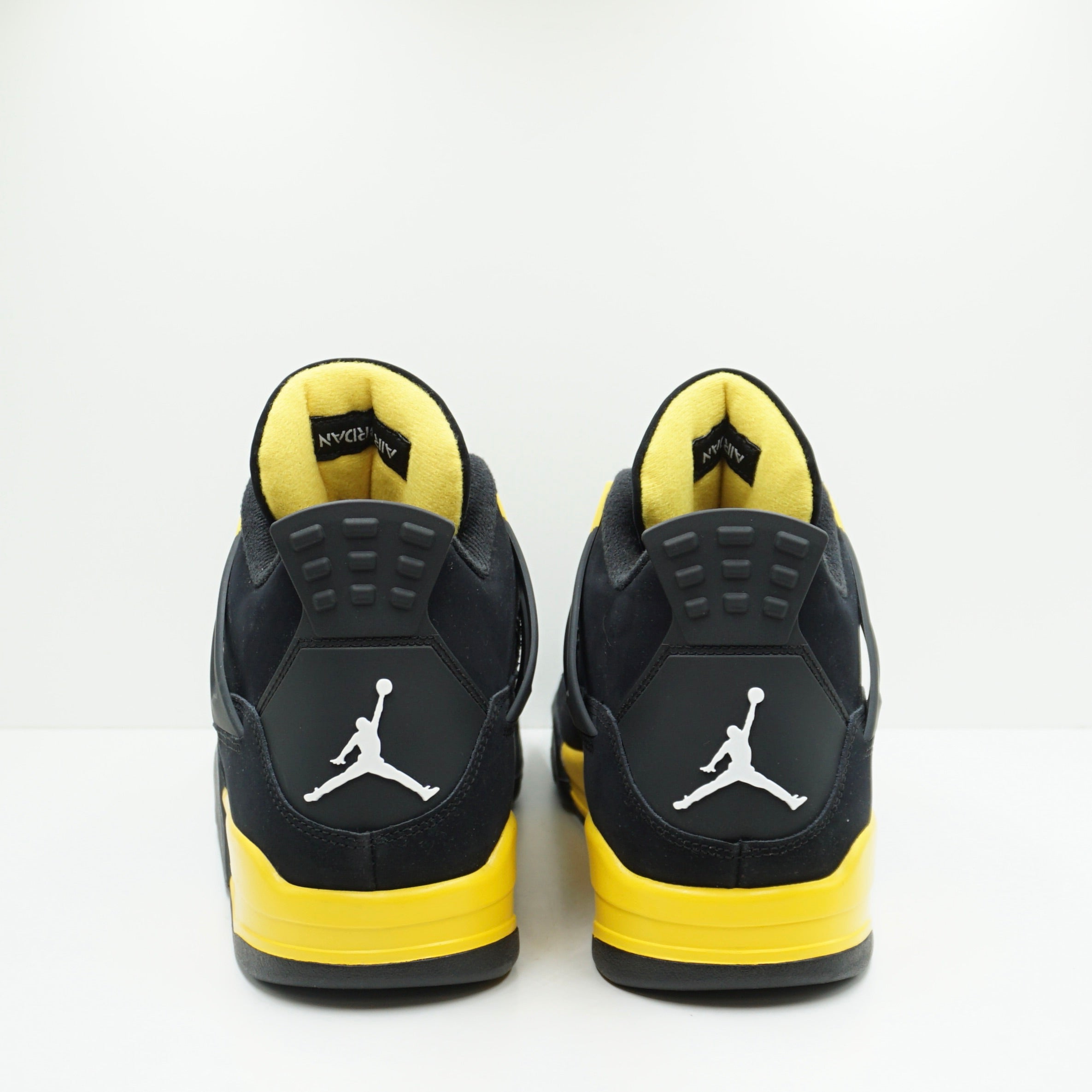 Jordan 4 Retro Thunder (2023)