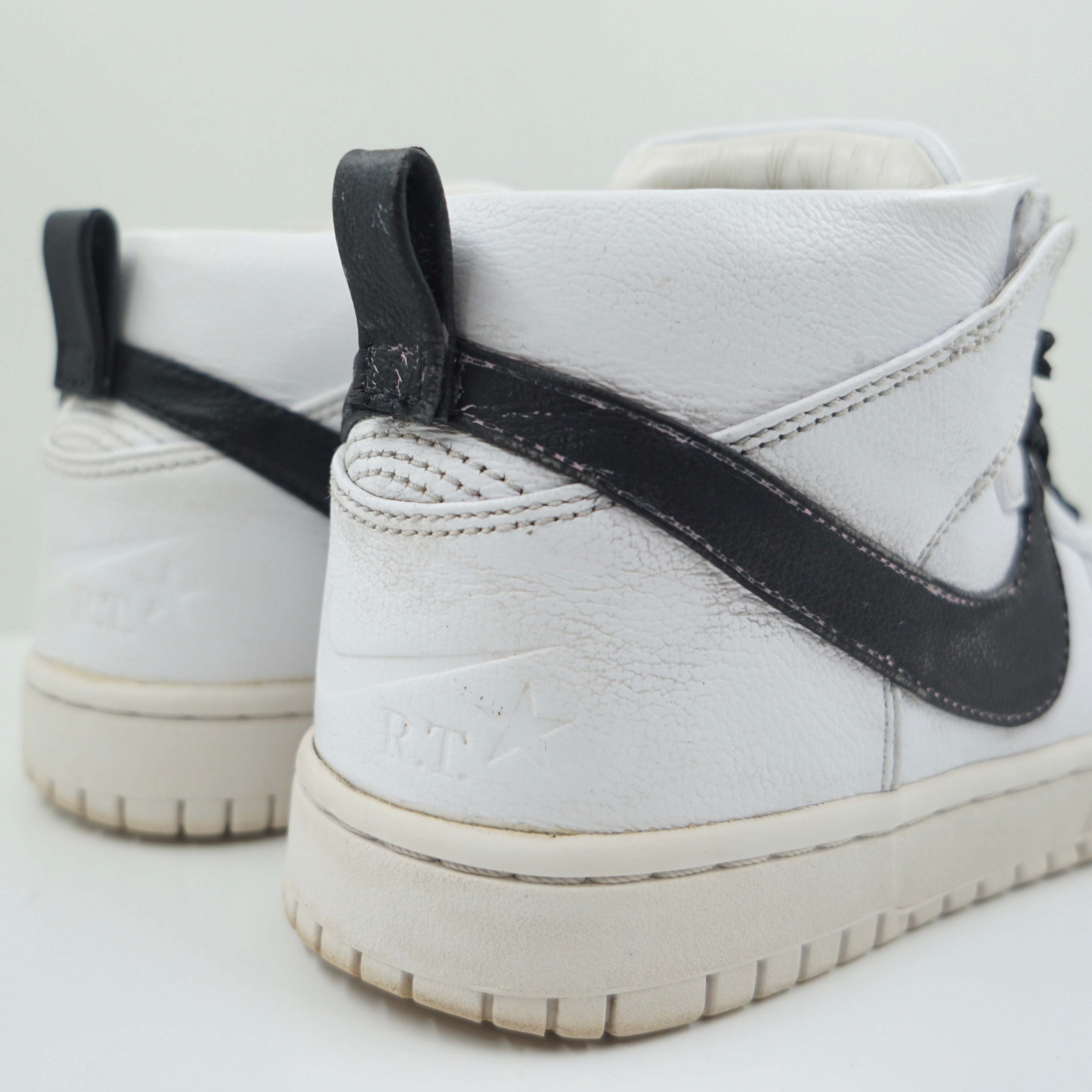 Nike Dunk Lux Chukka Riccardo Tisci White Black