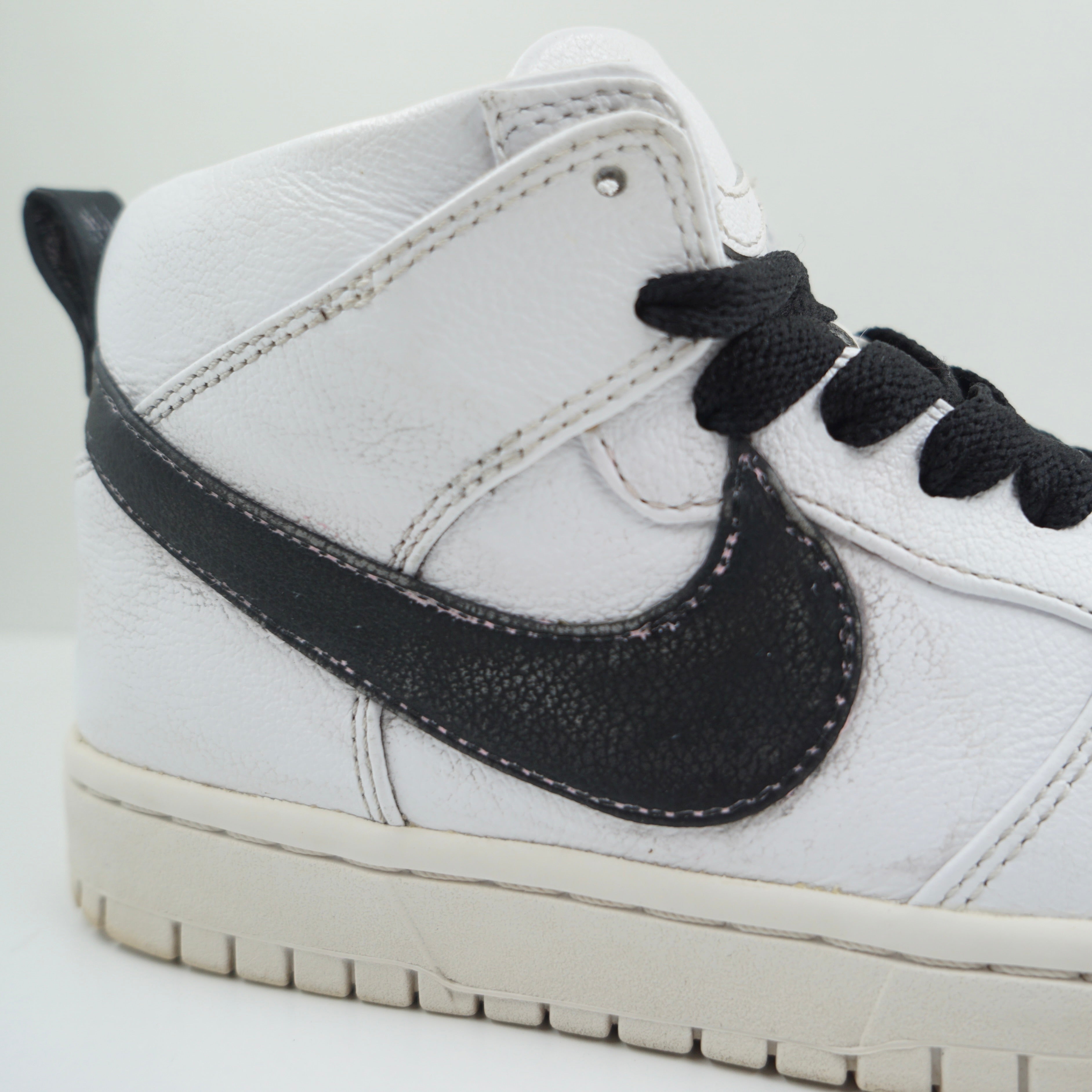 Nike Dunk Lux Chukka Riccardo Tisci White Black