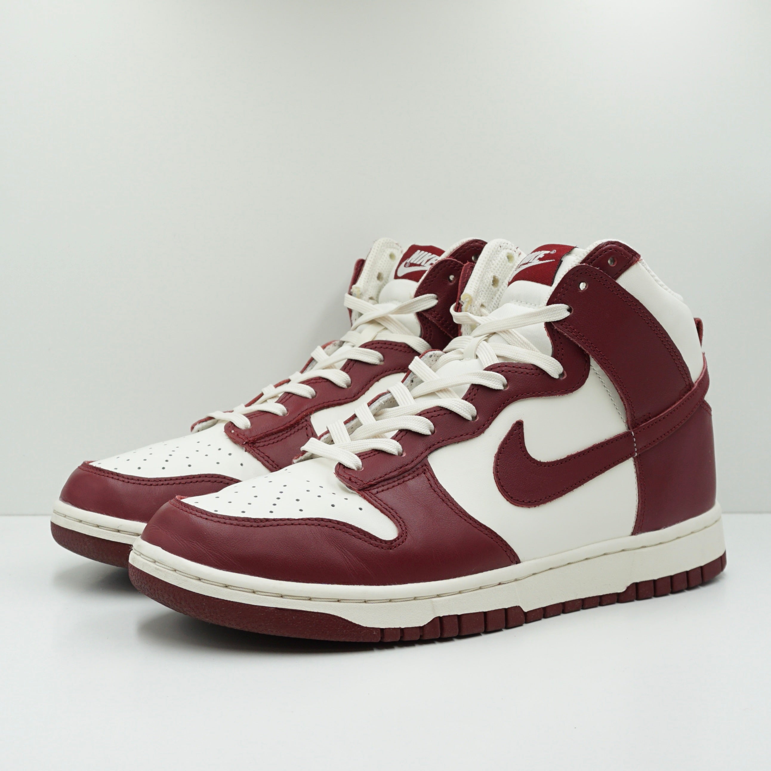 Nike Dunk High Sail Team Red (W)