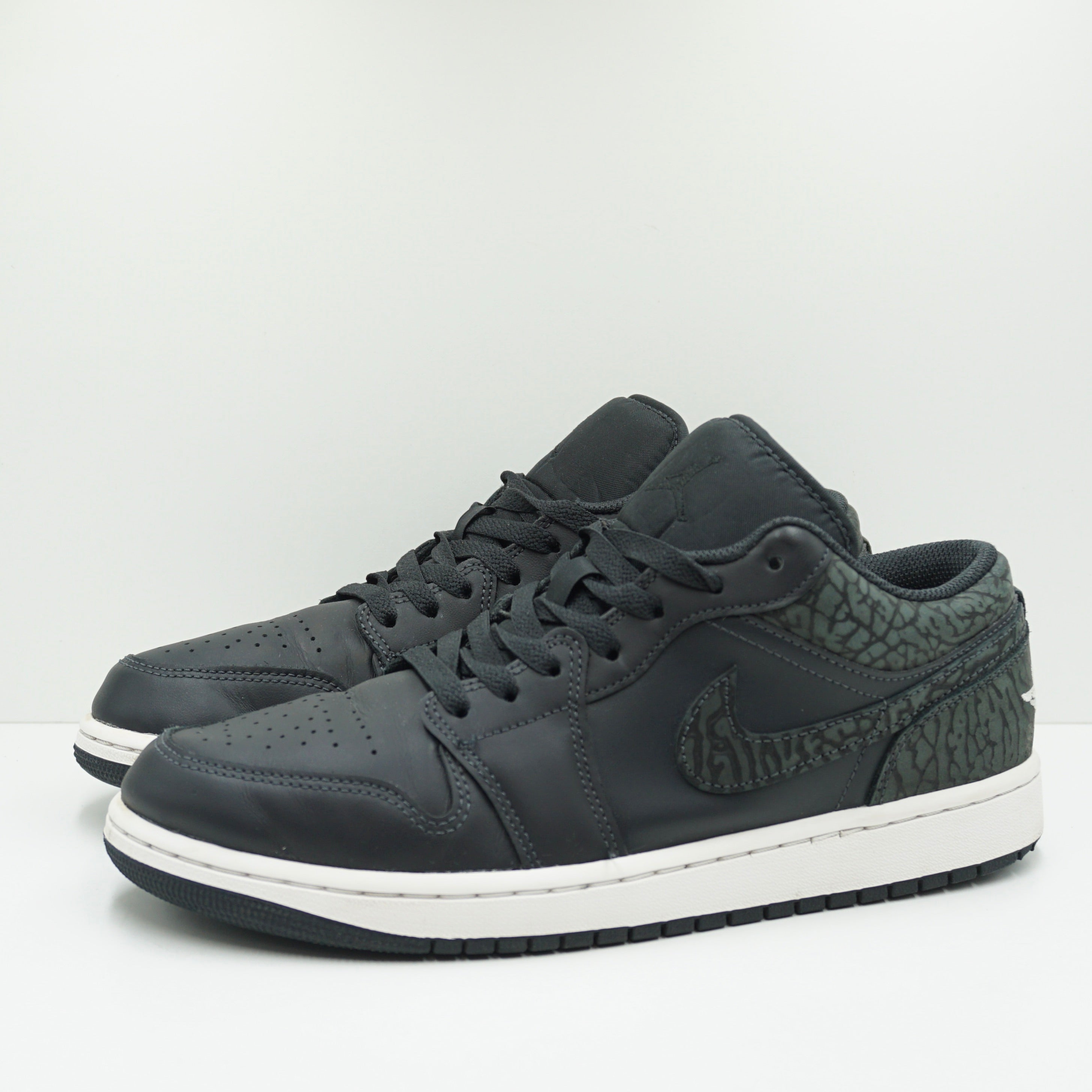Jordan 1 Low SE Black Elephant