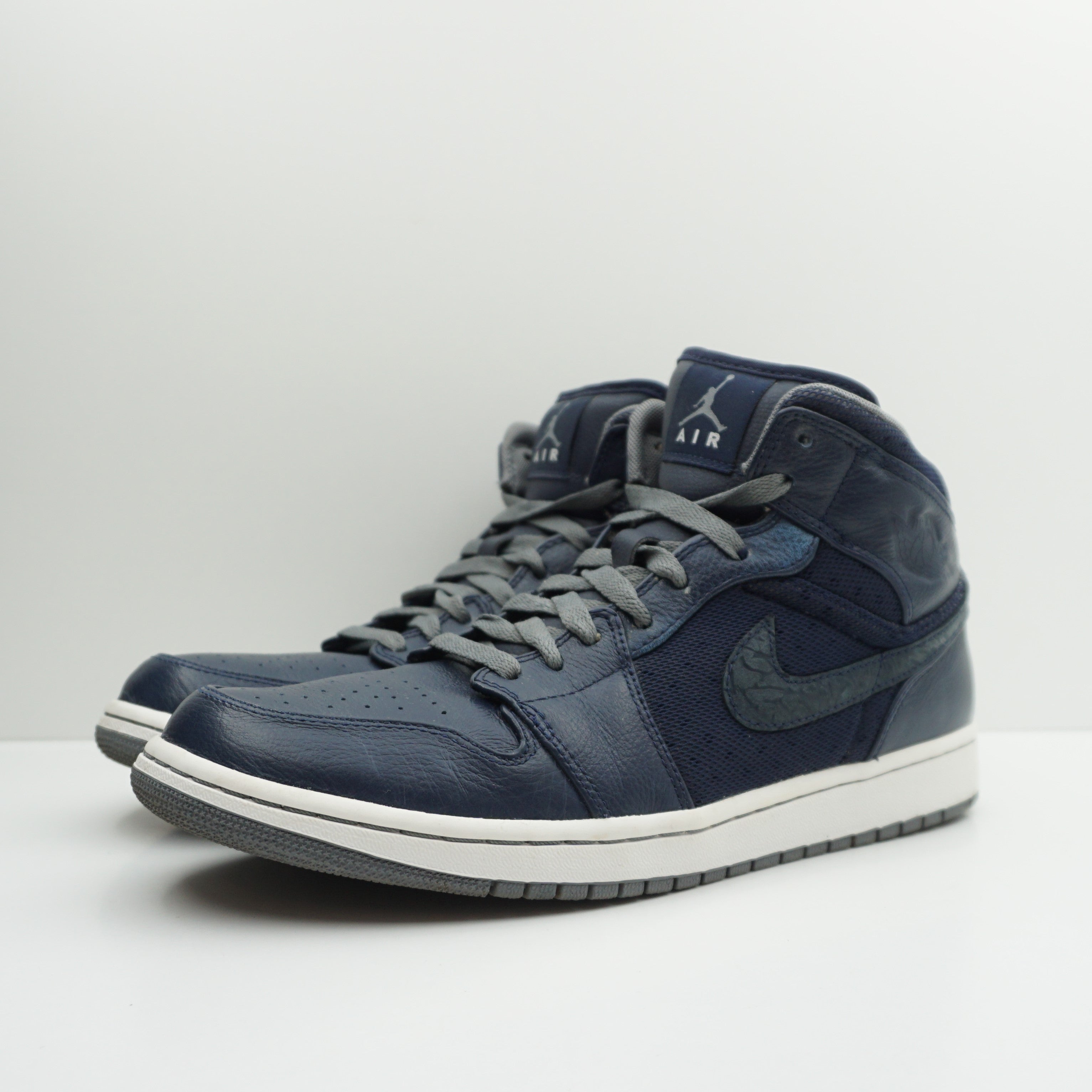 Jordan 1 Phat Mid Obsidian Cool Grey