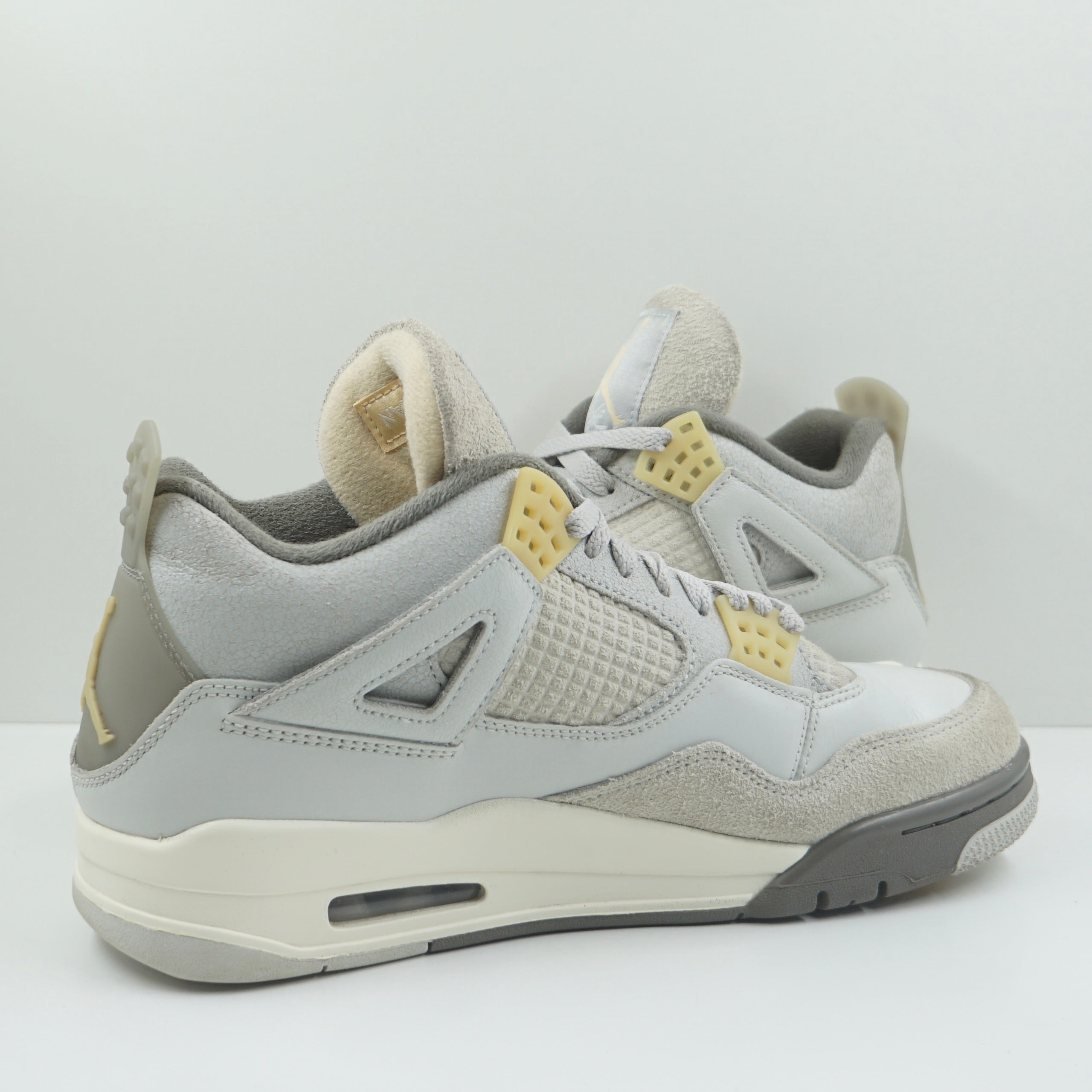 Jordan 4 Retro SE Craft Photon Dust