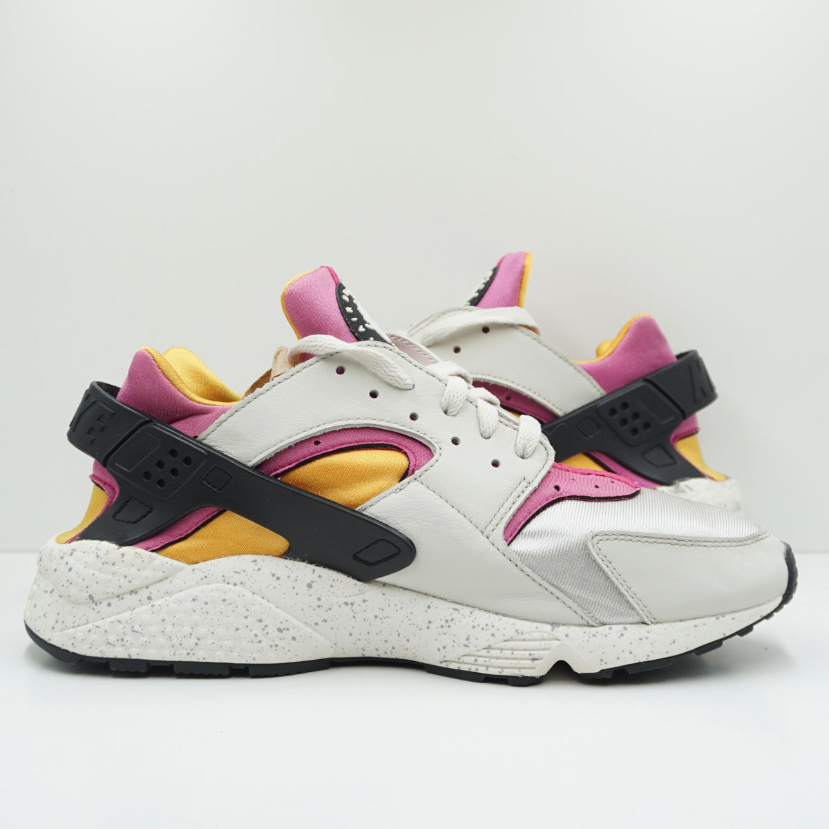Nike Air Huarache University Gold Pink