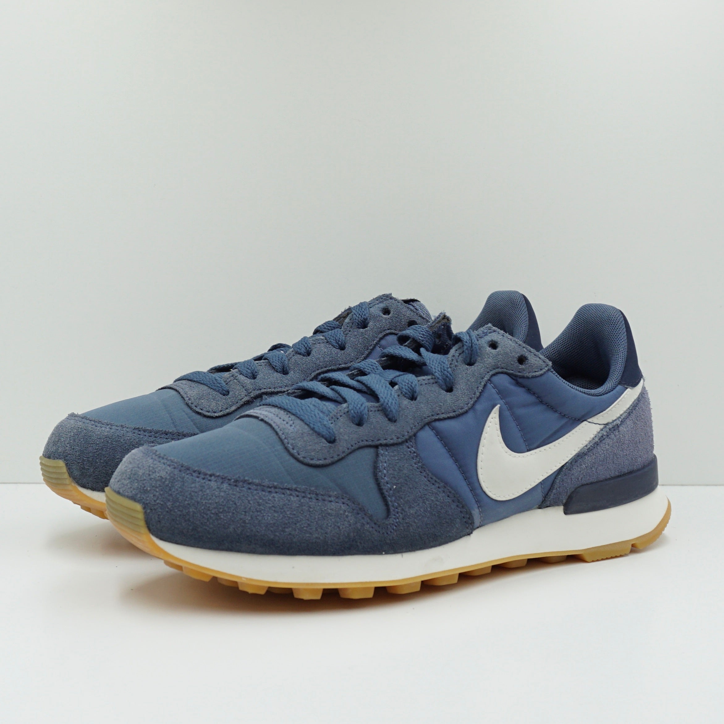 navy nike internationalist