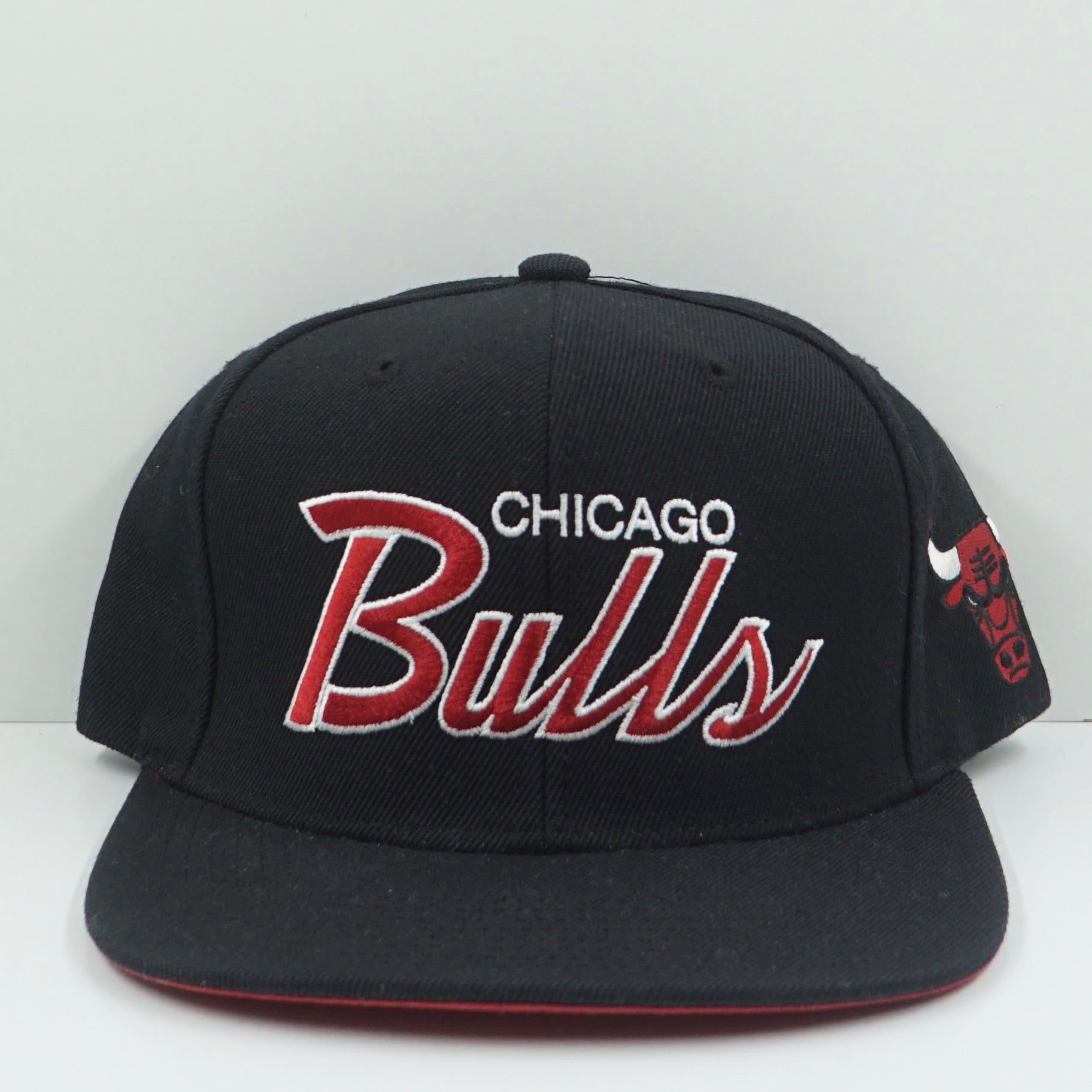 Mitchell & Ness Chicago Bulls Team Script Black Red Snapback Cap