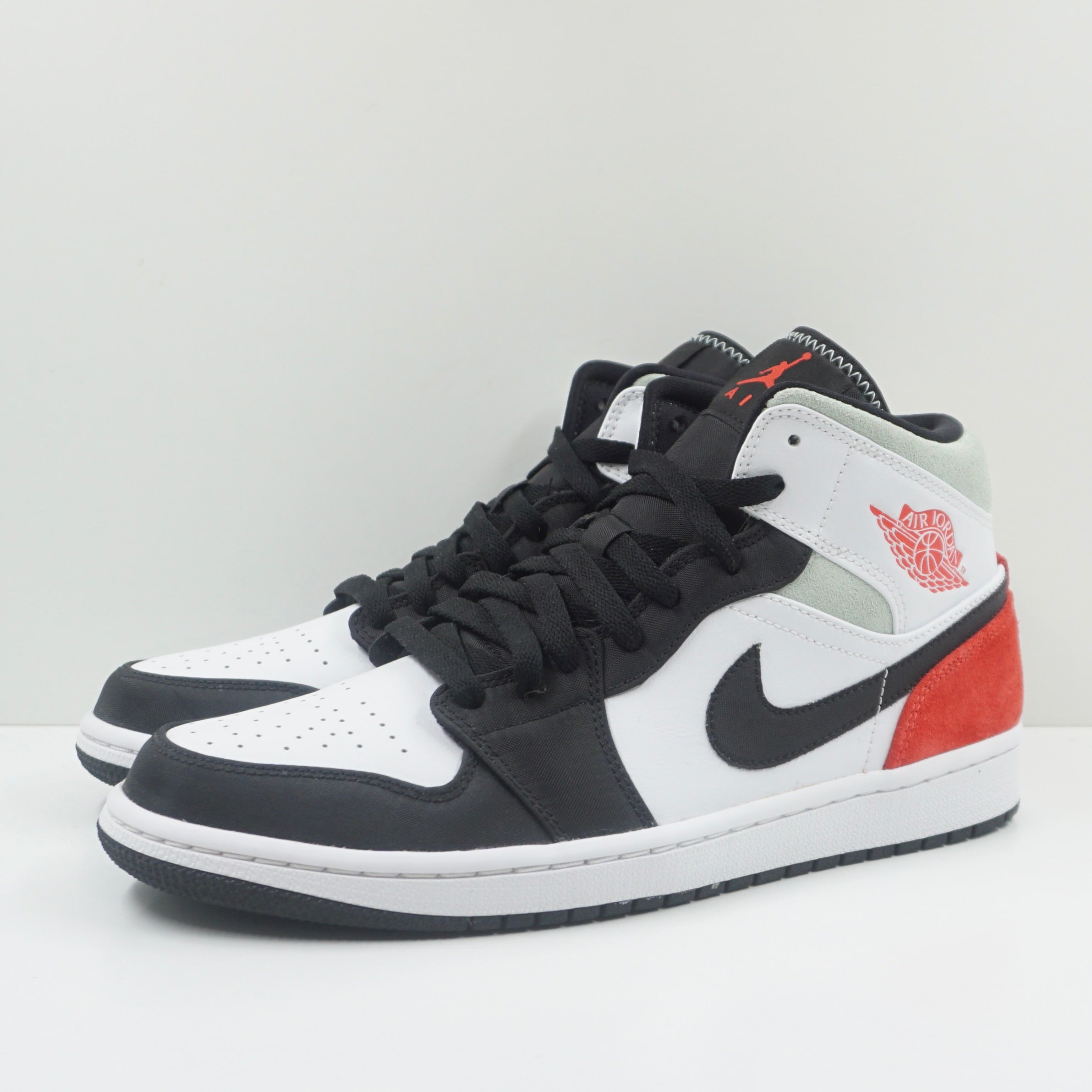 Jordan 1 Mid SE Red Black Toe