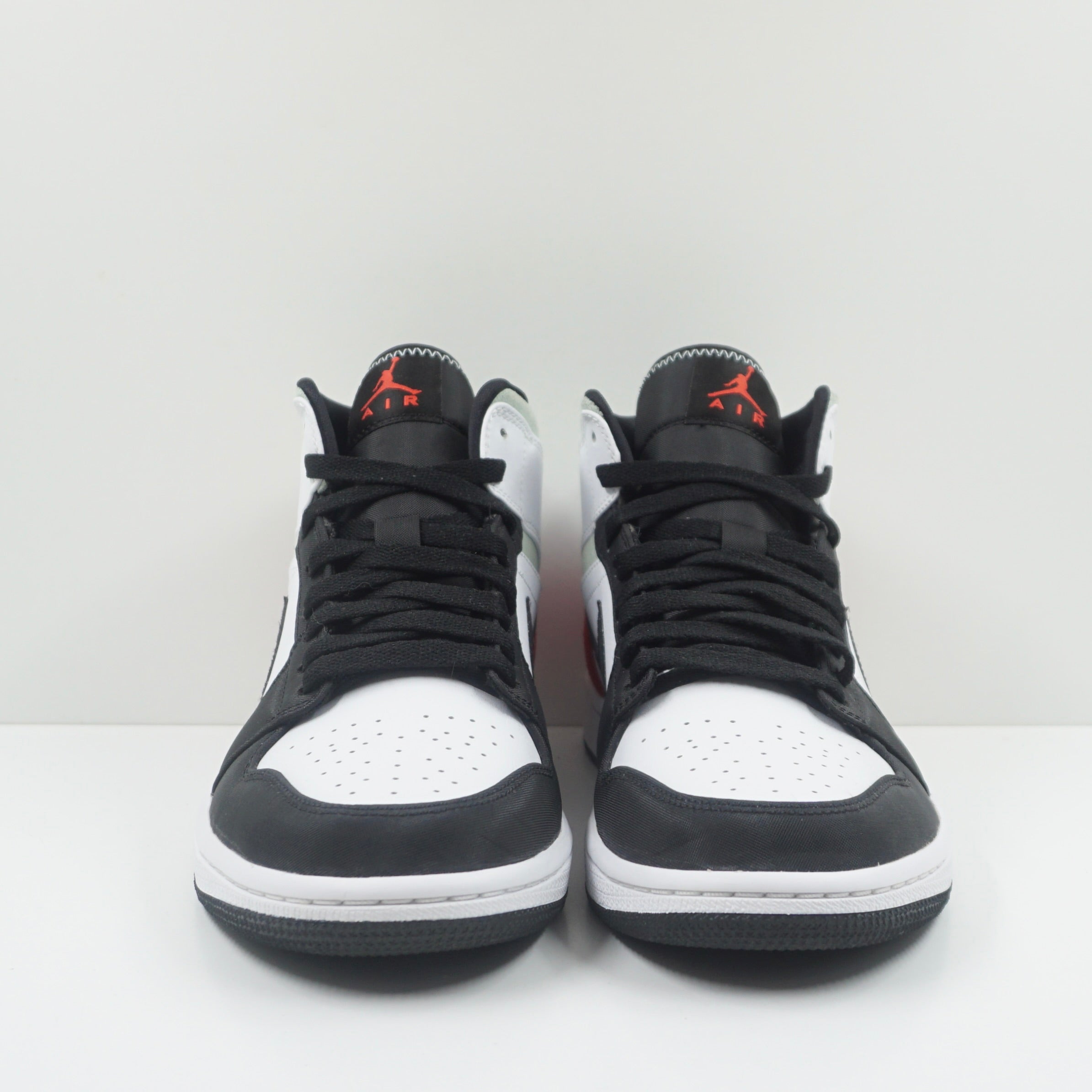 Jordan 1 Mid SE Red Black Toe