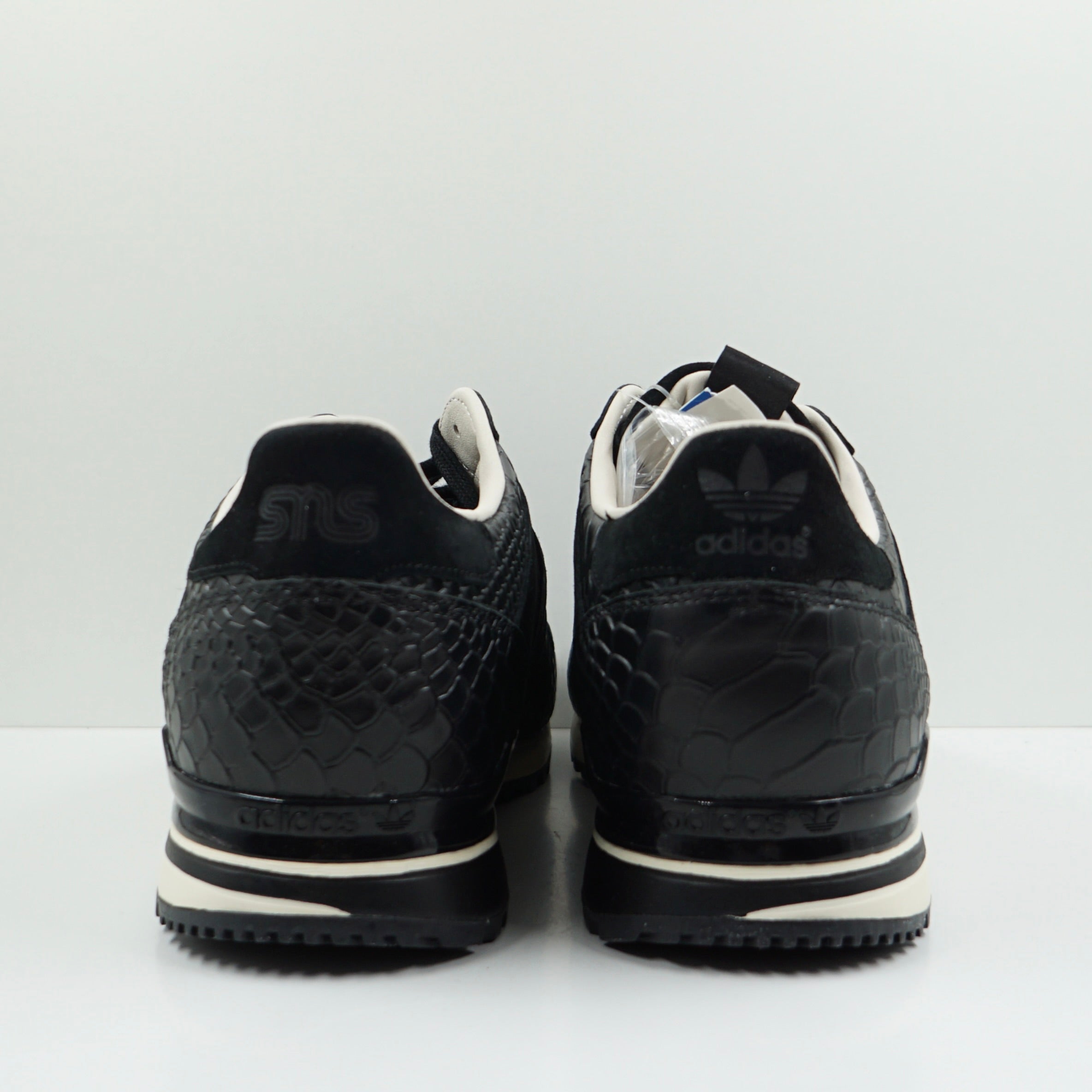 Adidas Consortium x Sneakersnstuff ZX 700 (W)