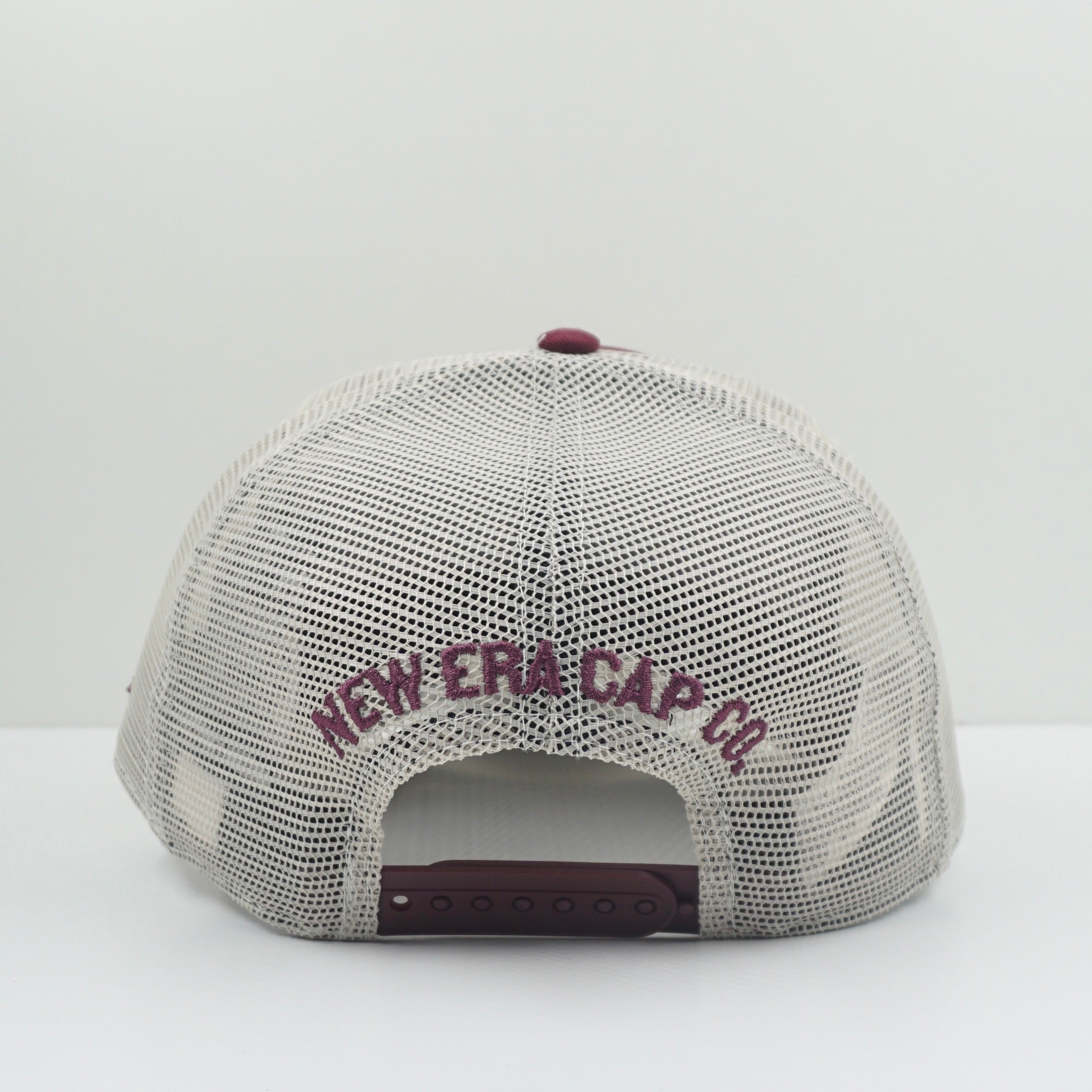 New Era The Buck & Bruin Bordeaux Manchester Adustable Cap