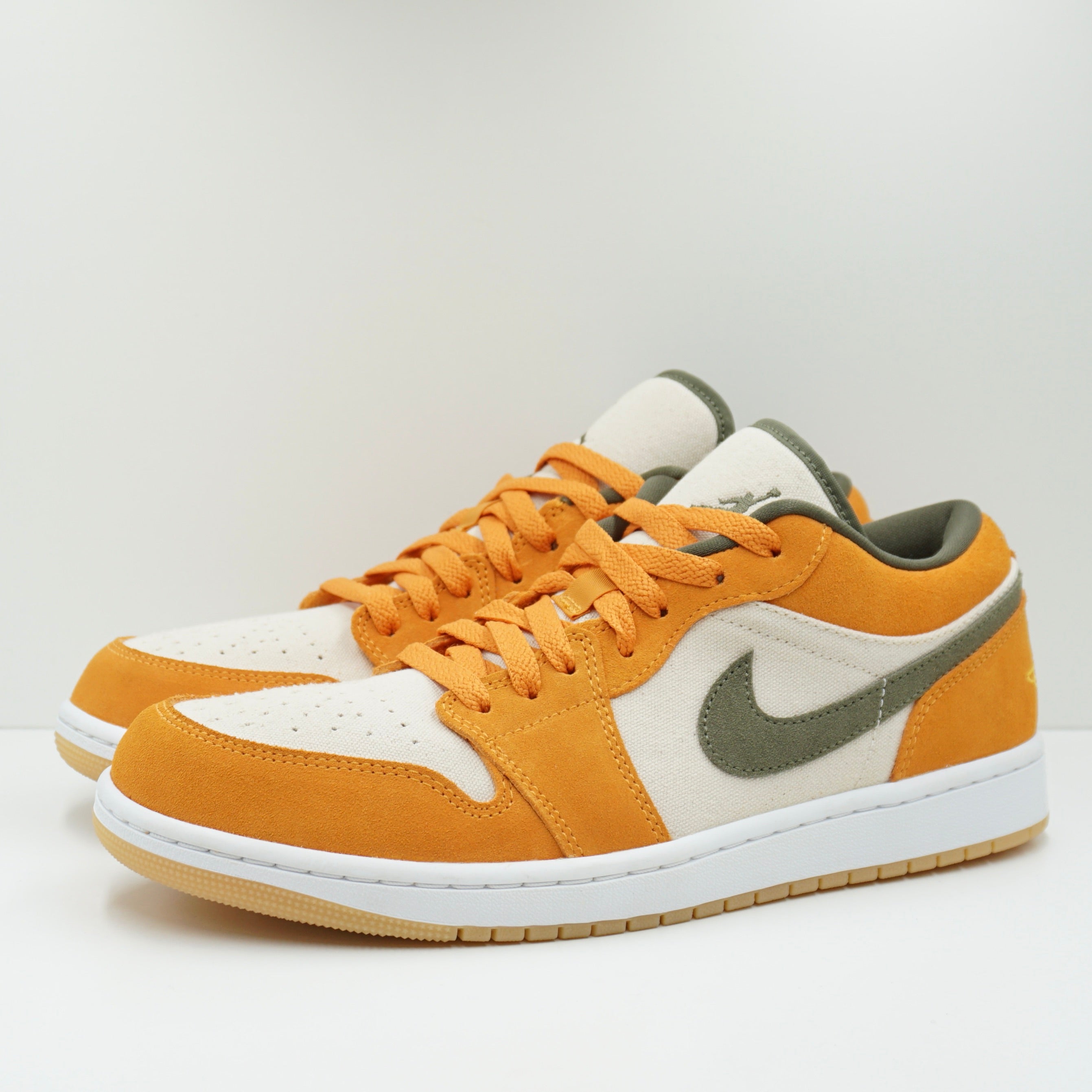 Jordan 1 Low SE Light Curry